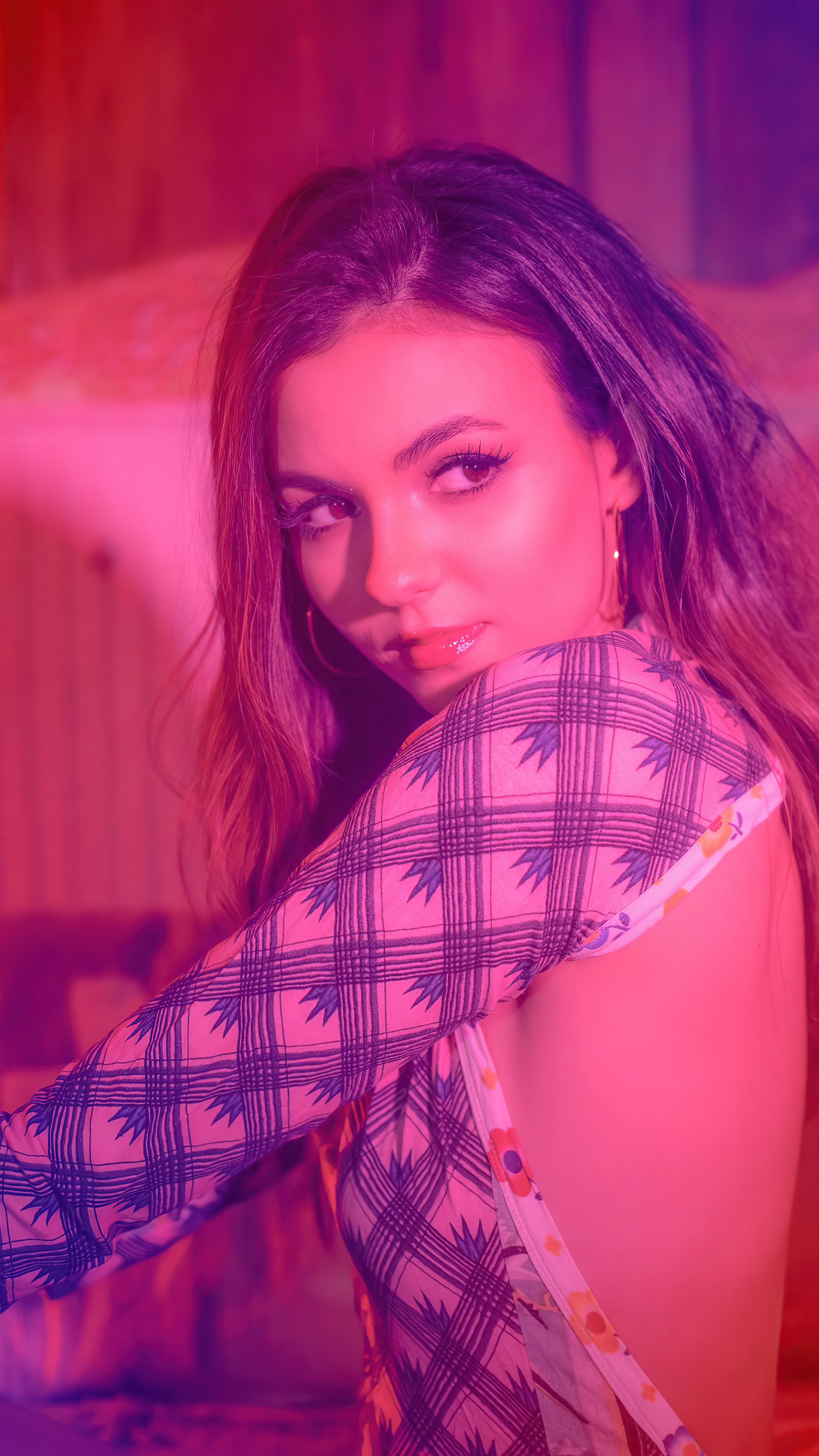 Victoria Justice in a Plaid Top HD Phone Wallpaper