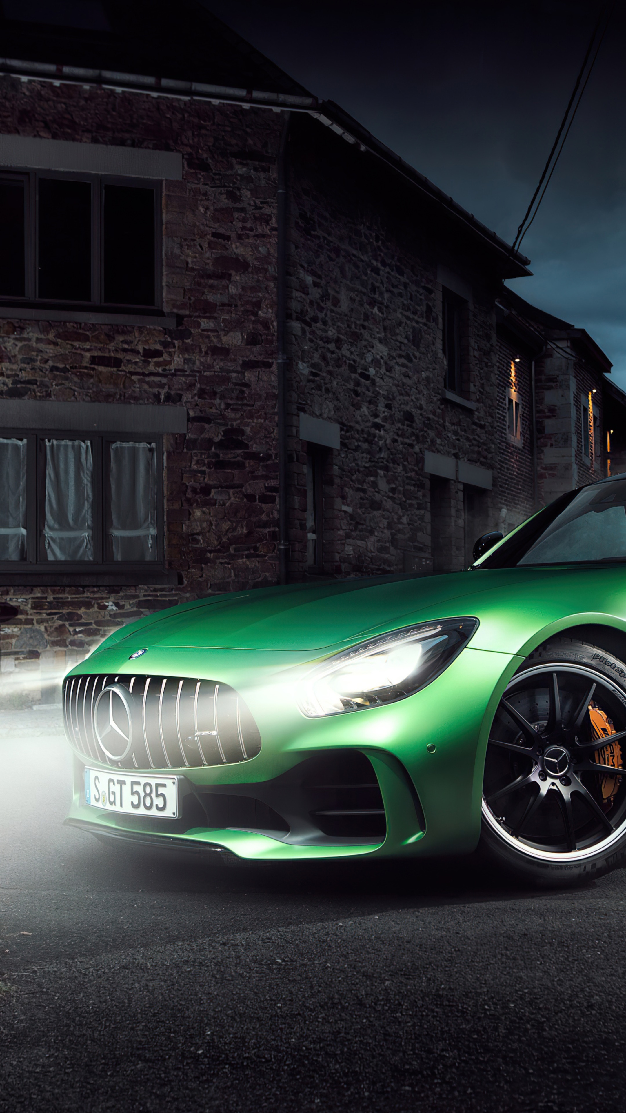 Green Mercedes-AMG GT R 4K HD Phone Wallpaper