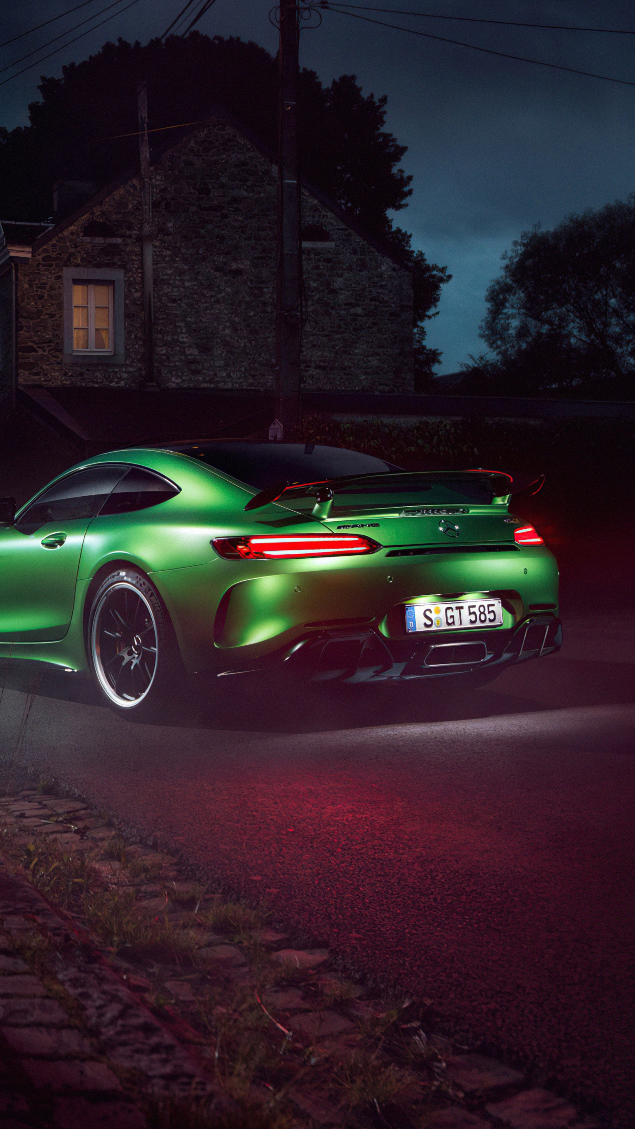 Green Mercedes-AMG GT R 4K HD Phone Wallpaper