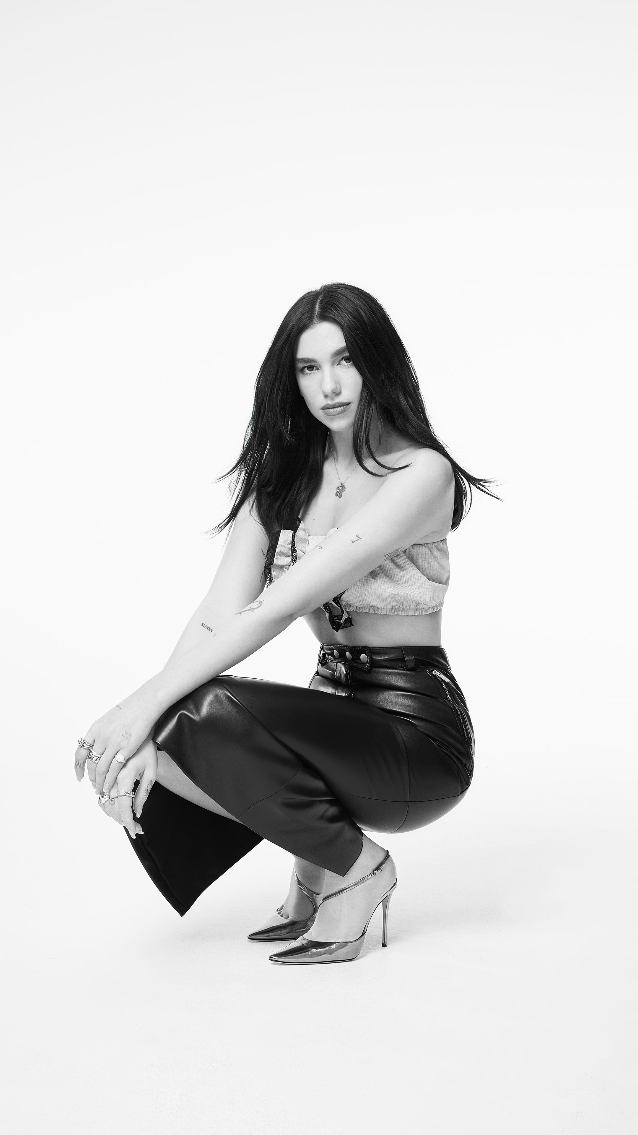 Dua Lipa in monochrome HD Phone Wallpaper