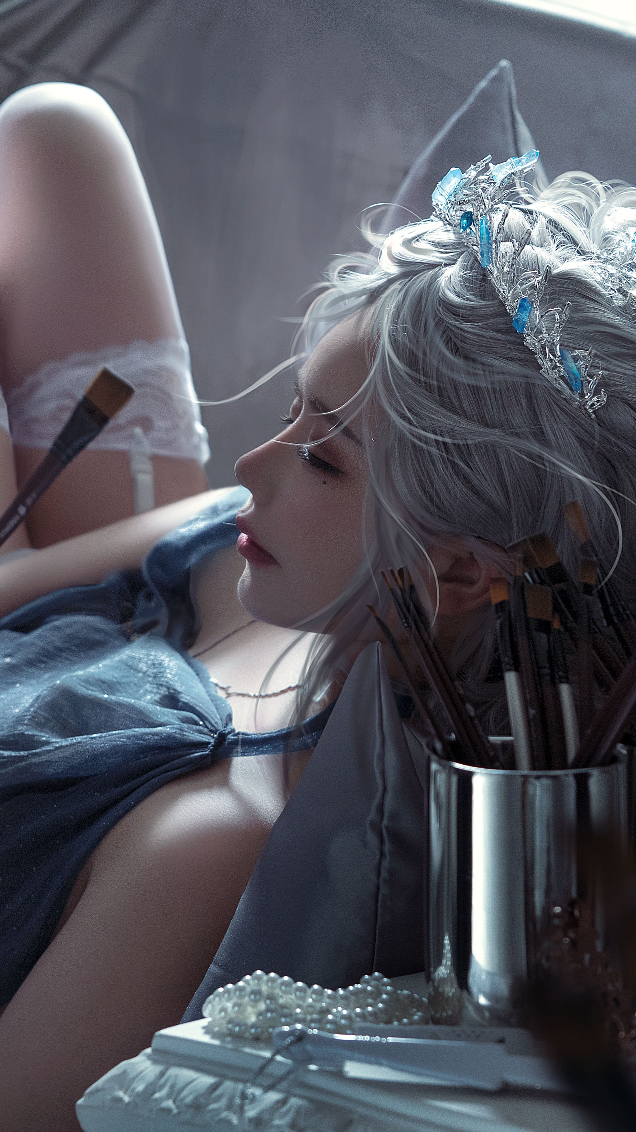Fantasy artist with silver hair and crown HD Phone Wallpaper