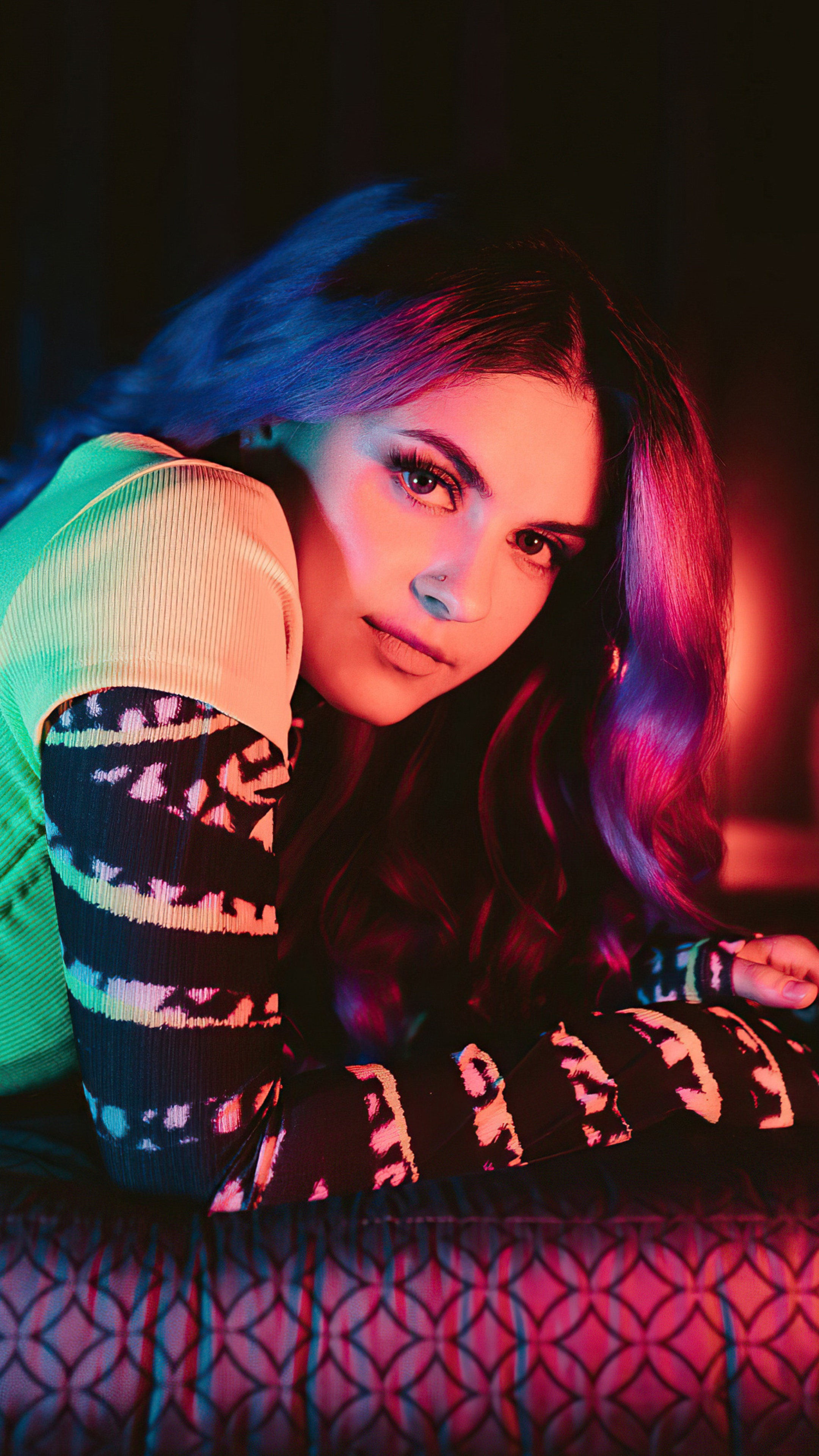 Niiva in colorful lighting HD Phone Wallpaper