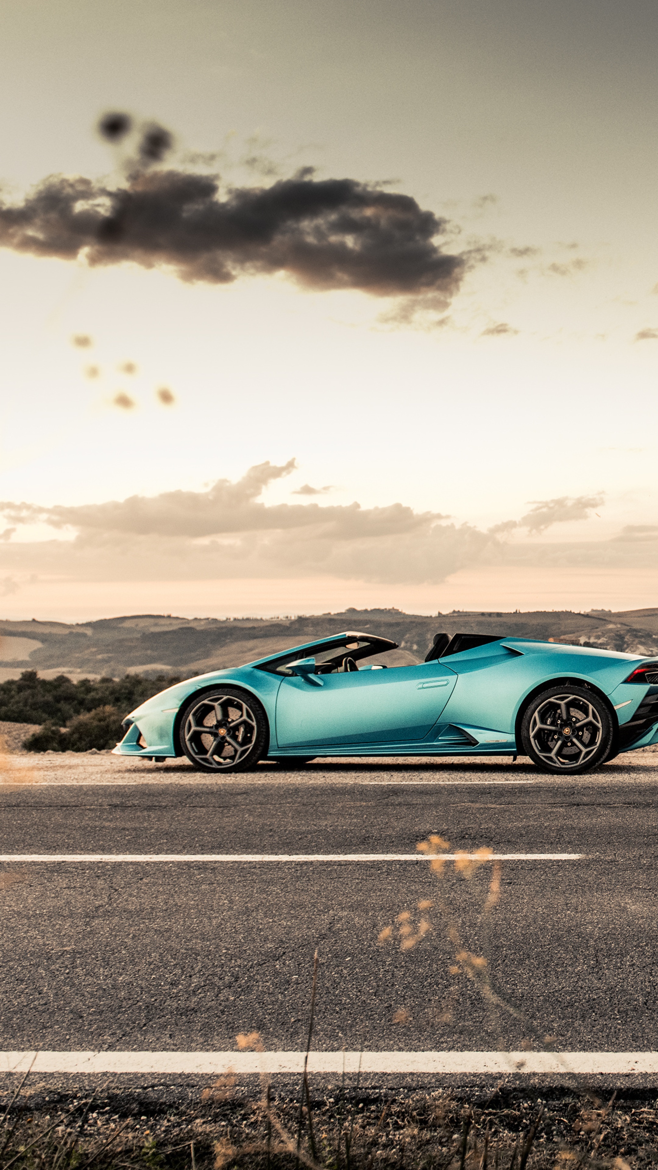 Light blue Lamborghini Huracan Performante Spyder convertible HD Phone Wallpaper