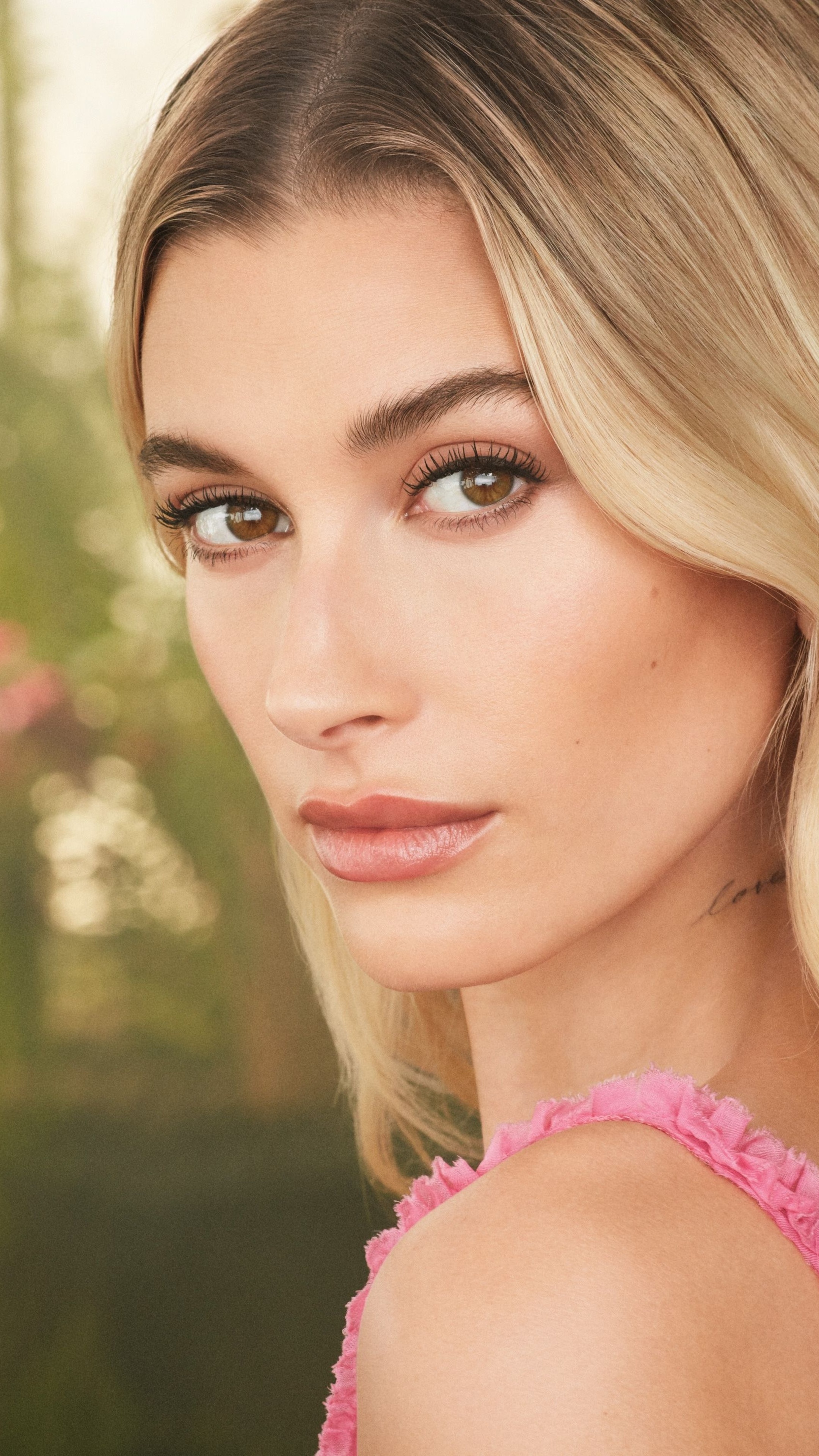 Hailey Baldwin 4K HD Phone Wallpaper