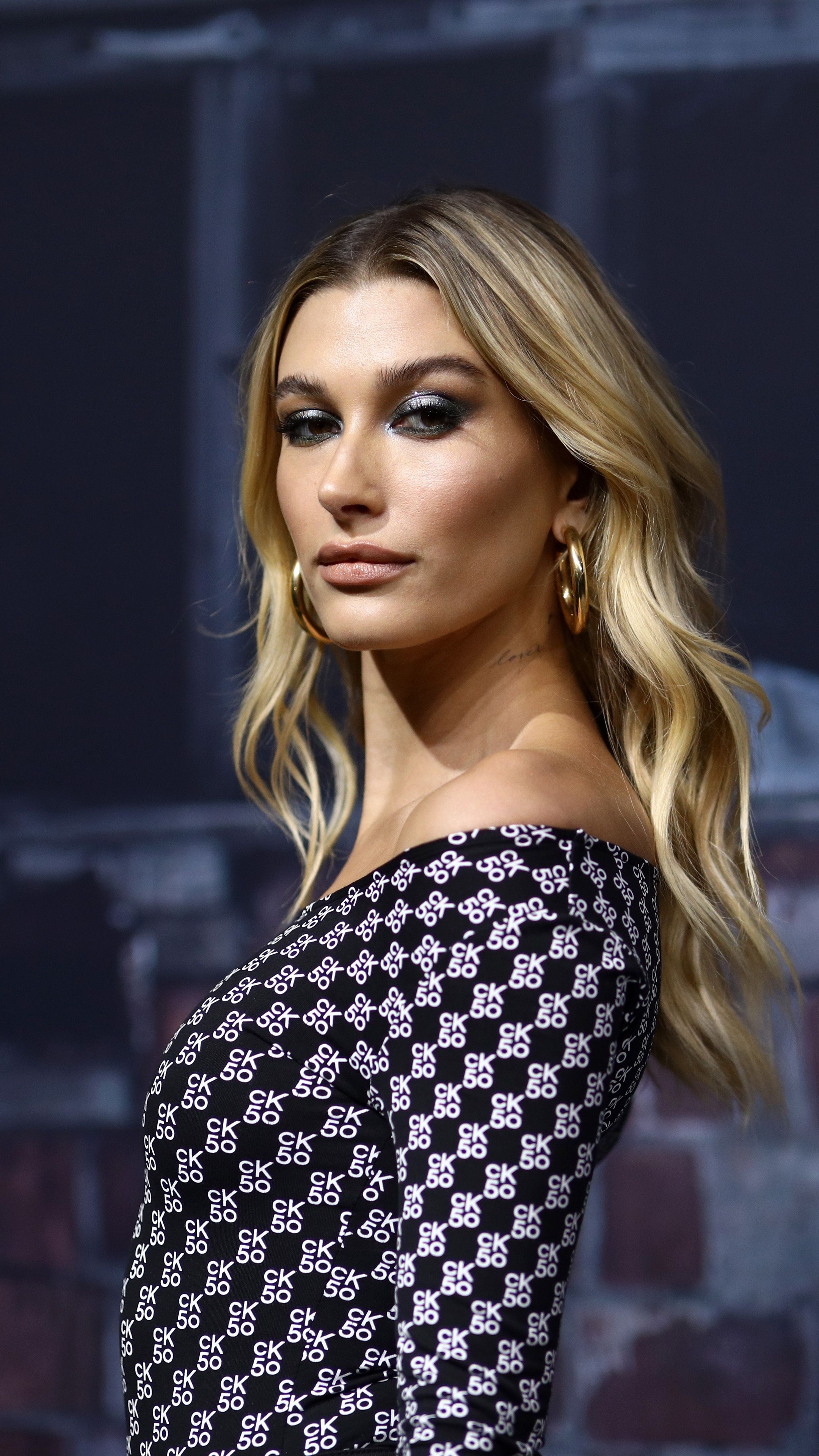 Hailey Baldwin 4K HD Phone Wallpaper