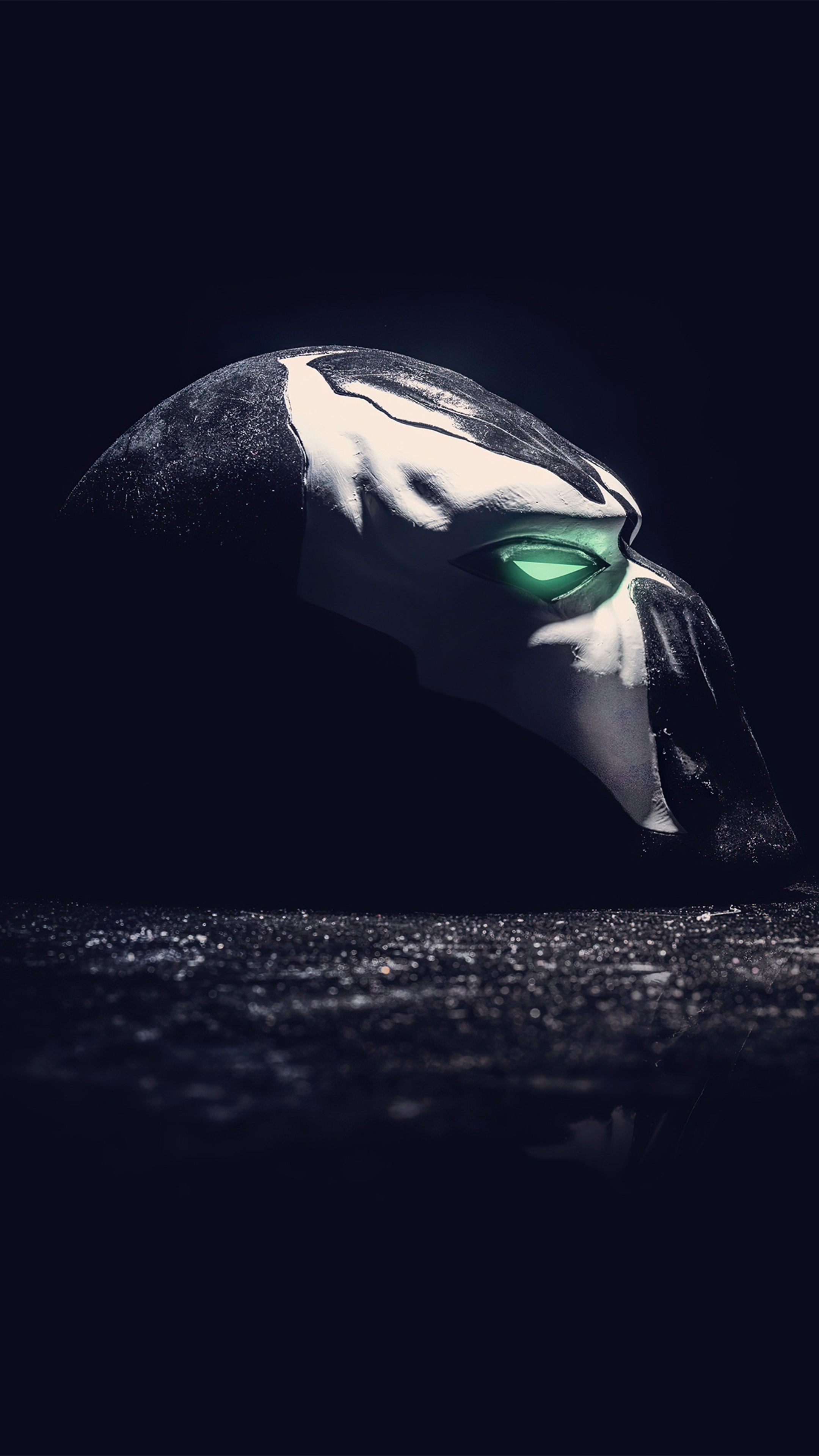 Spawn mask with glowing green eyes 4K HD Phone Wallpaper