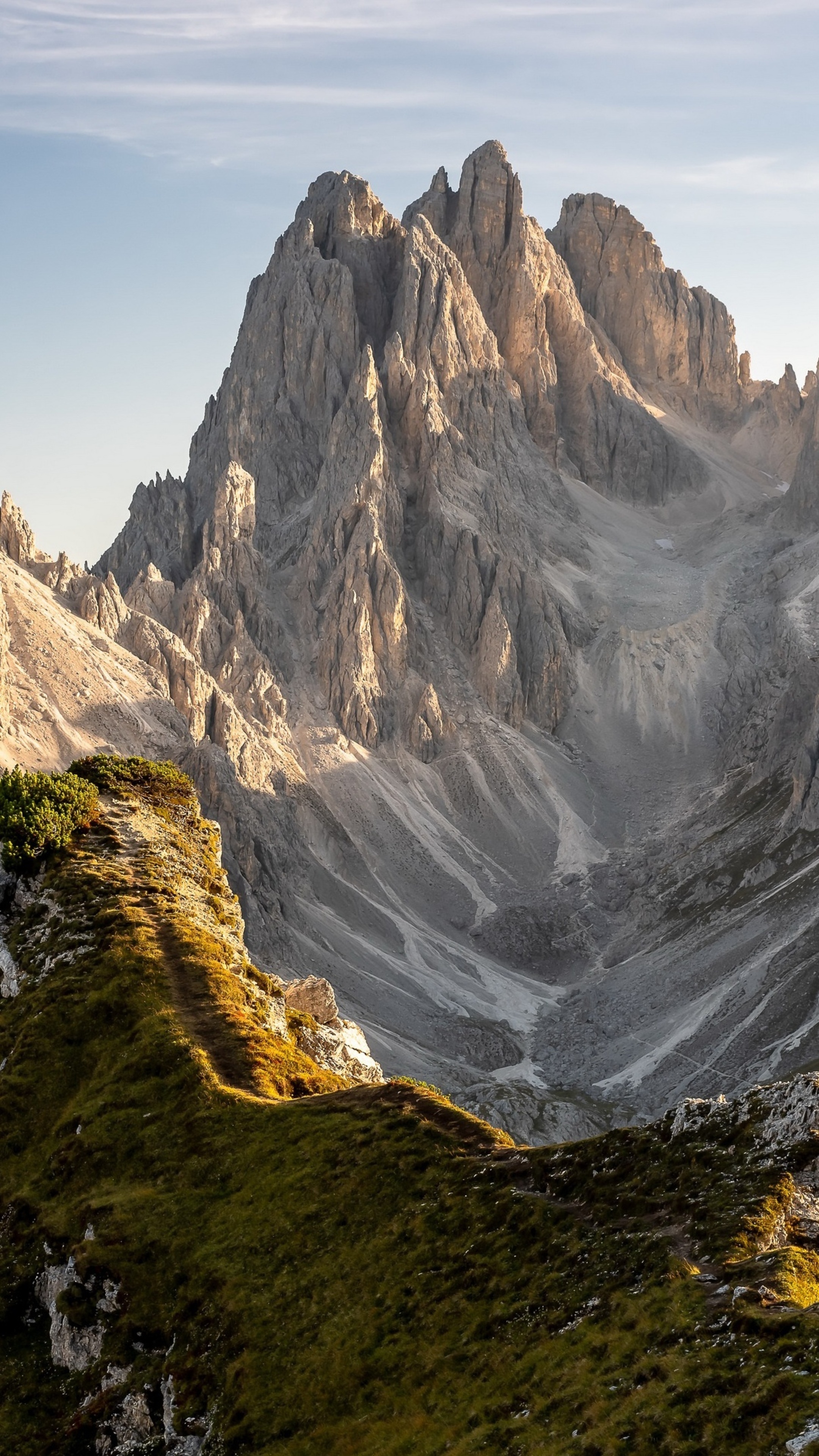 Jagged mountain peaks in Italy, 4K HD Phone Wallpaper