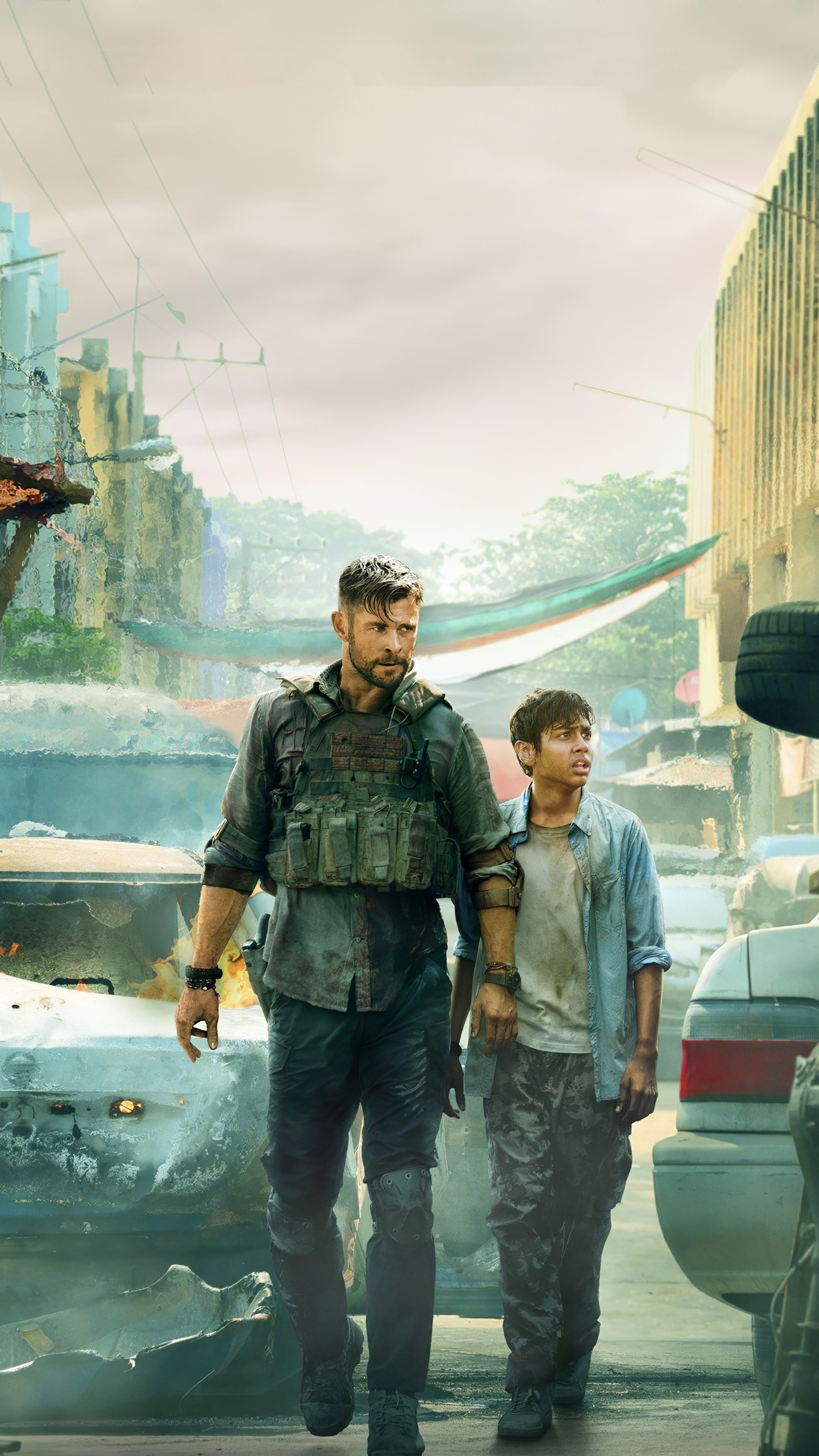 Extraction Chris Hemsworth and Rudhraksh Jaiswal HD Phone Wallpaper