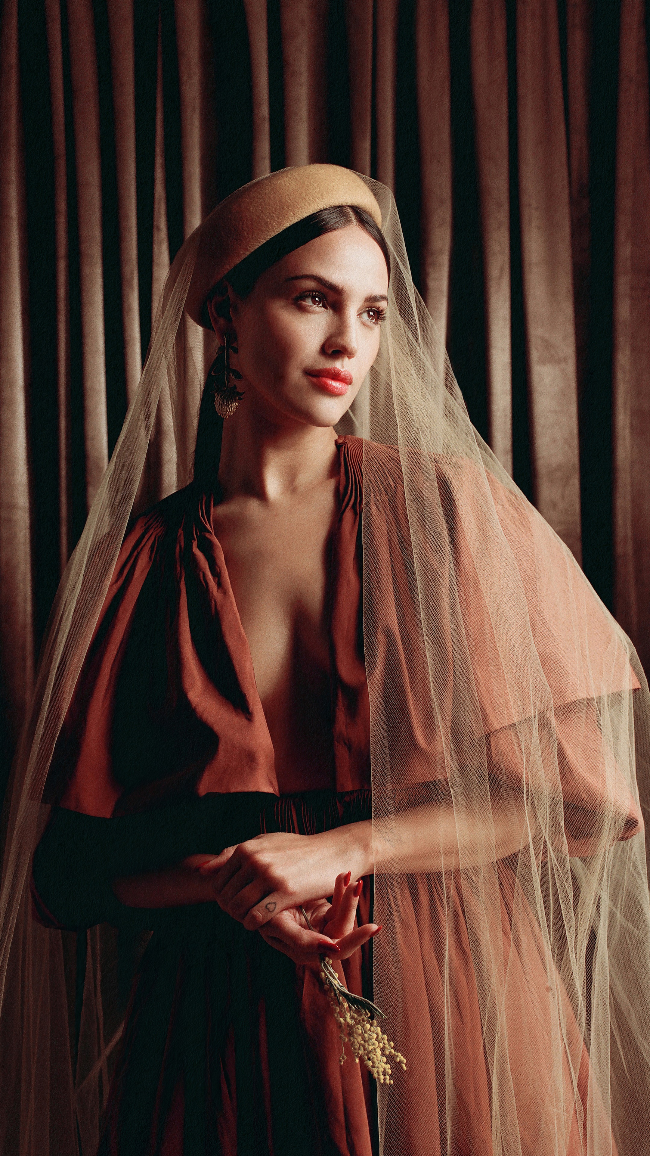 Eiza Gonzalez wearing a veil and hat HD Phone Wallpaper