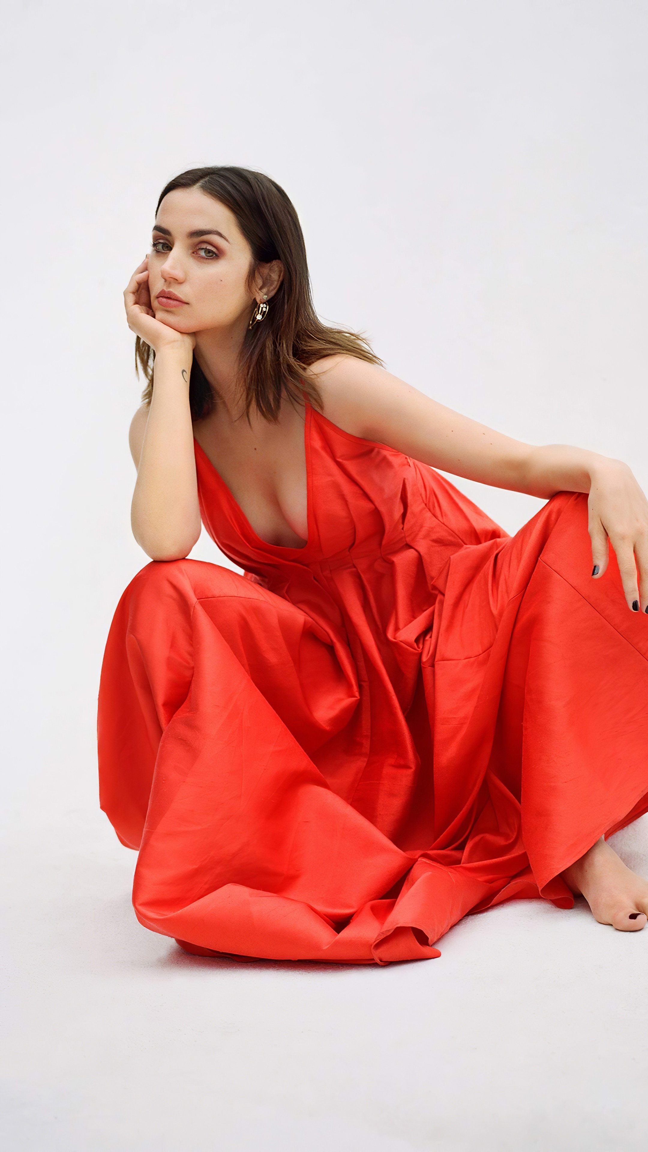 Ana de Armas in red dress 4K HD Phone Wallpaper
