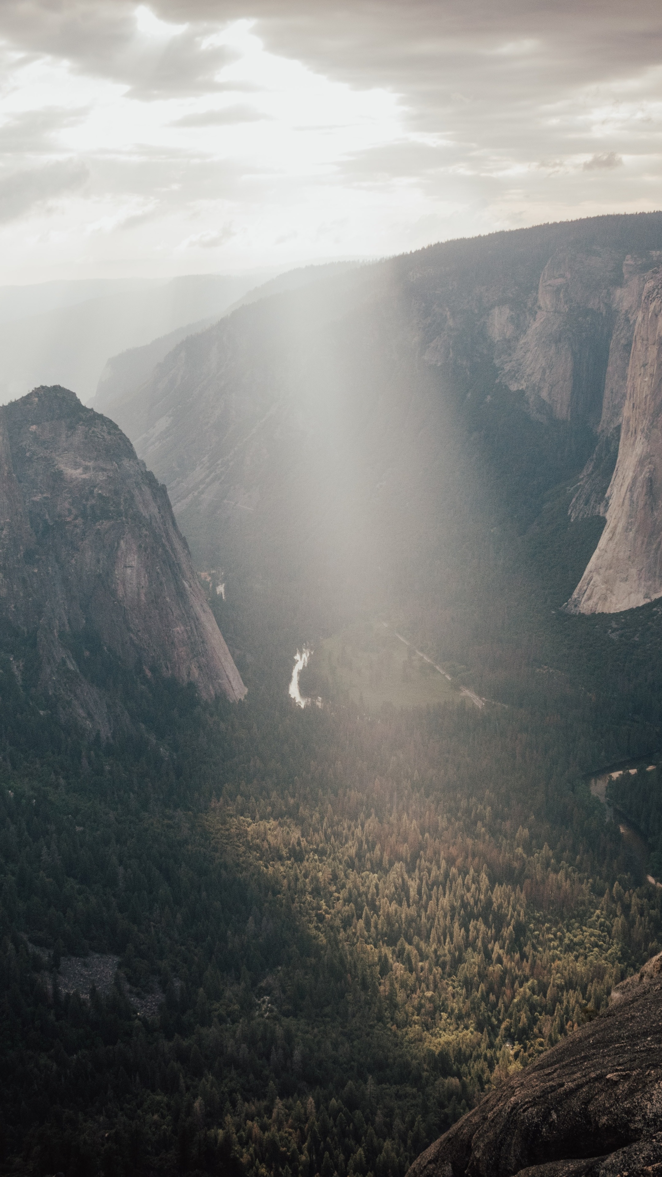 Yosemite Valley with Sunbeams HD Phone Wallpaper