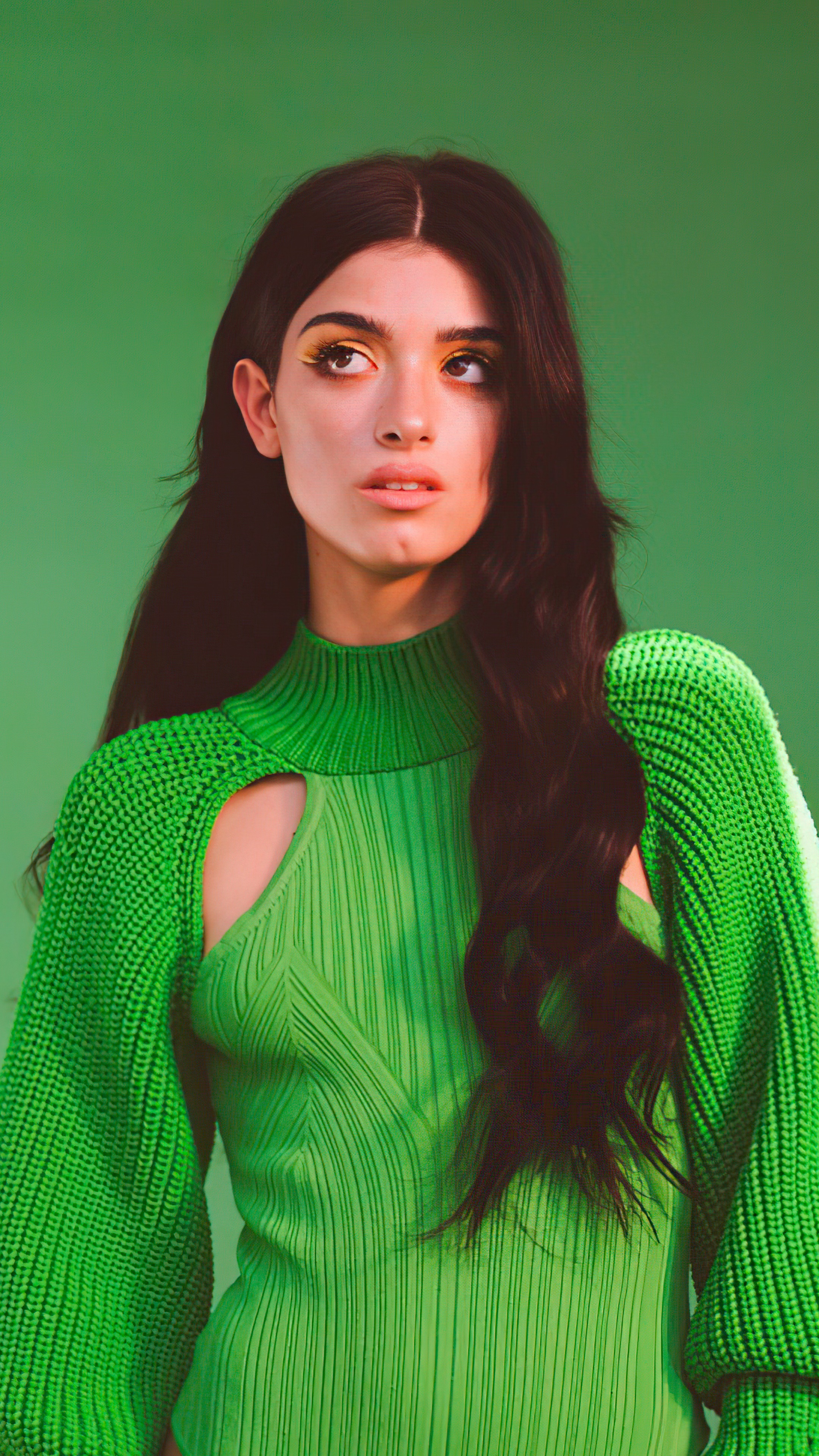 Dixie D'Amelio in green outfit 4K HD Phone Wallpaper