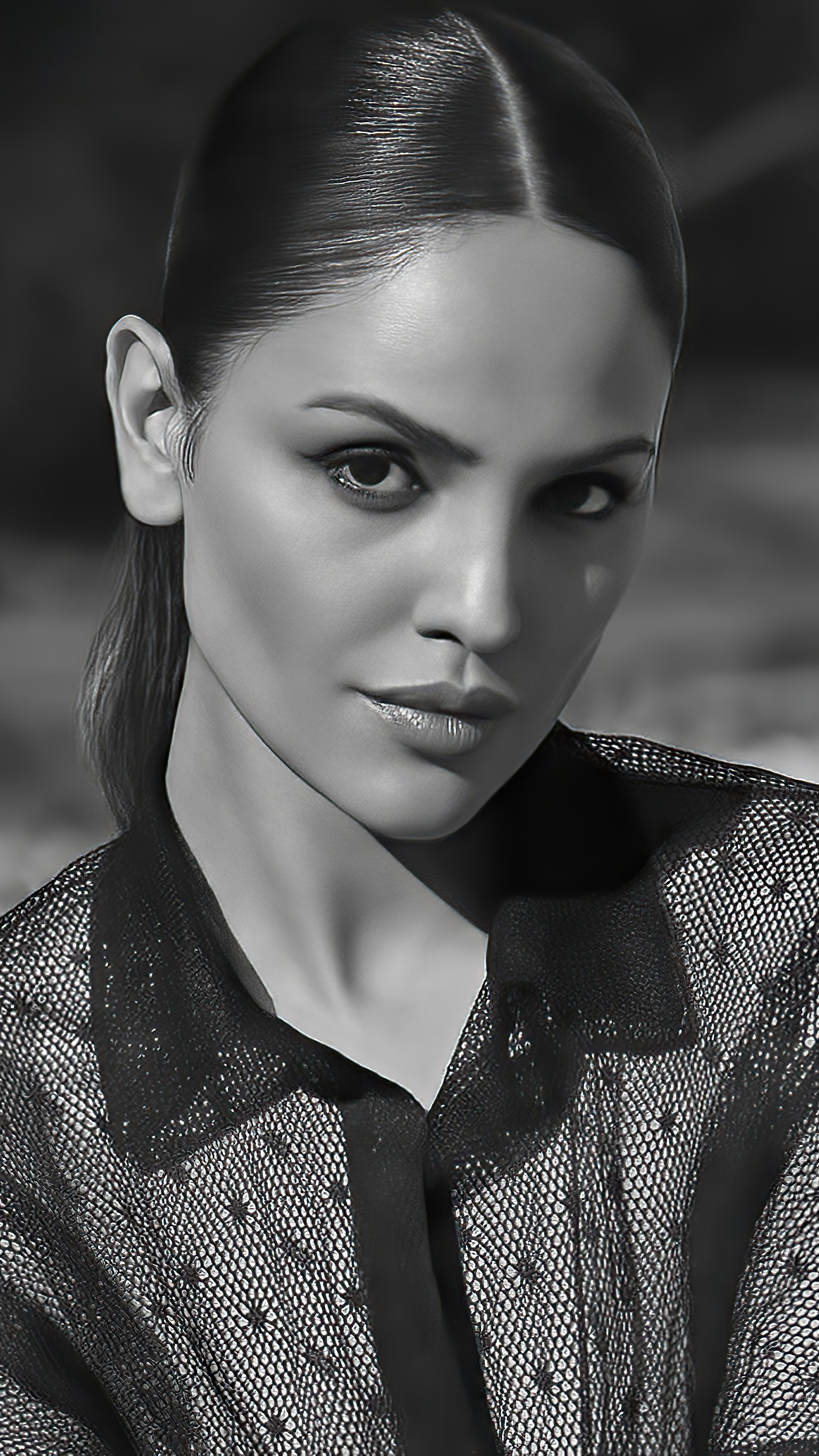 Eiza Gonzalez in monochrome HD Phone Wallpaper