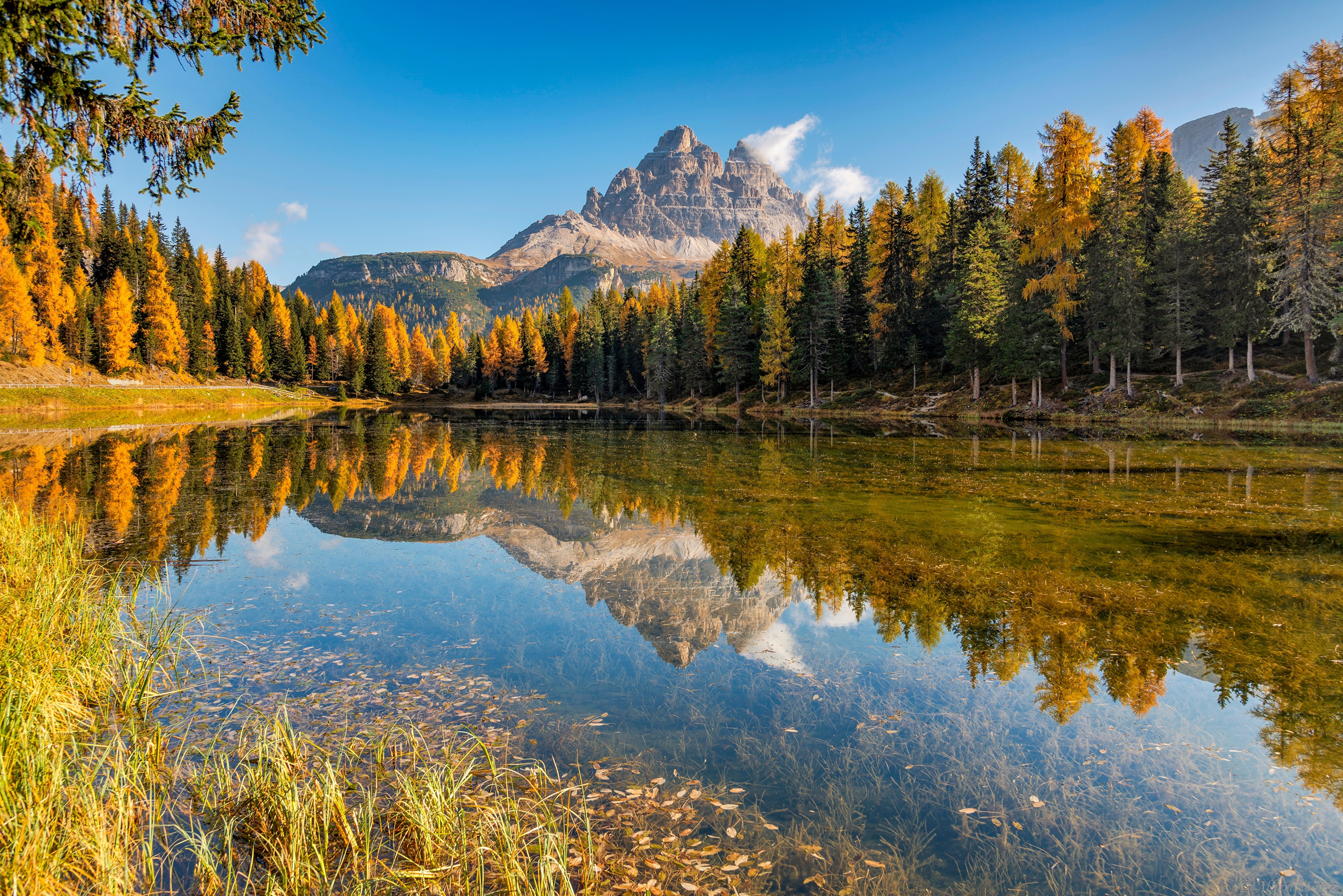 4K Lago d'Antorno Italy Mountains Lake Reflection HD Wallpaper