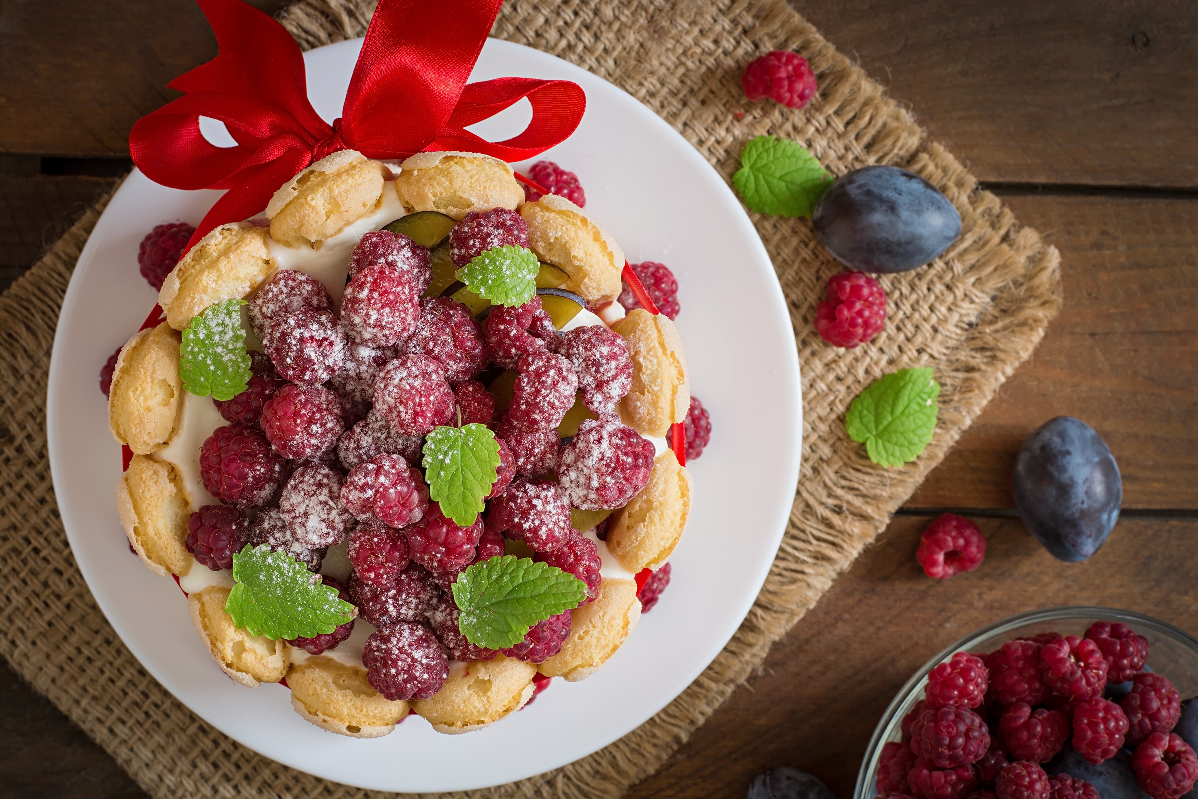 Raspberry and Plum Charlotte Cake with Red Ribbon HD Wallpaper