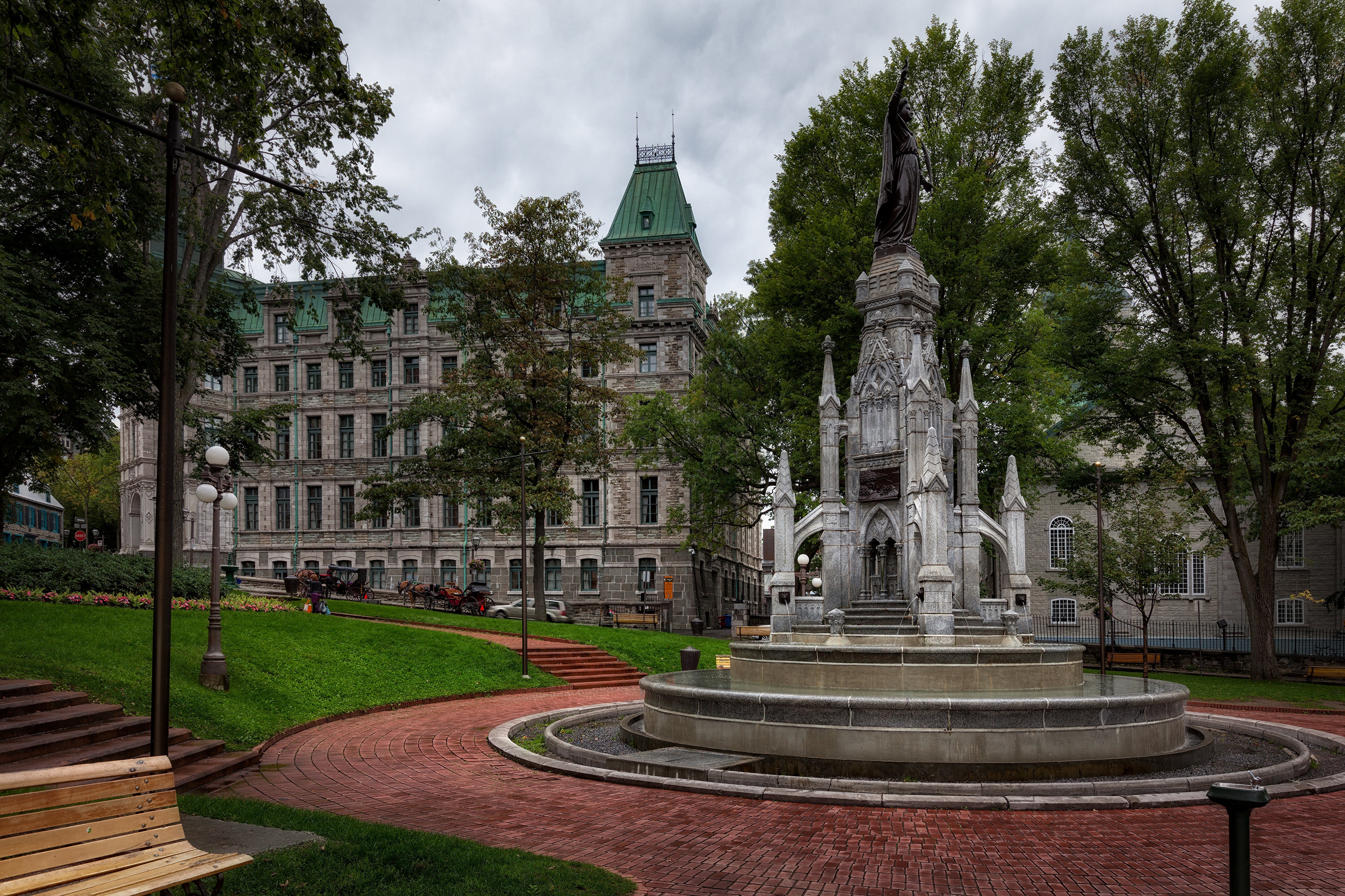 Monument and Fountain in Quebec City, Canada HD Wallpaper