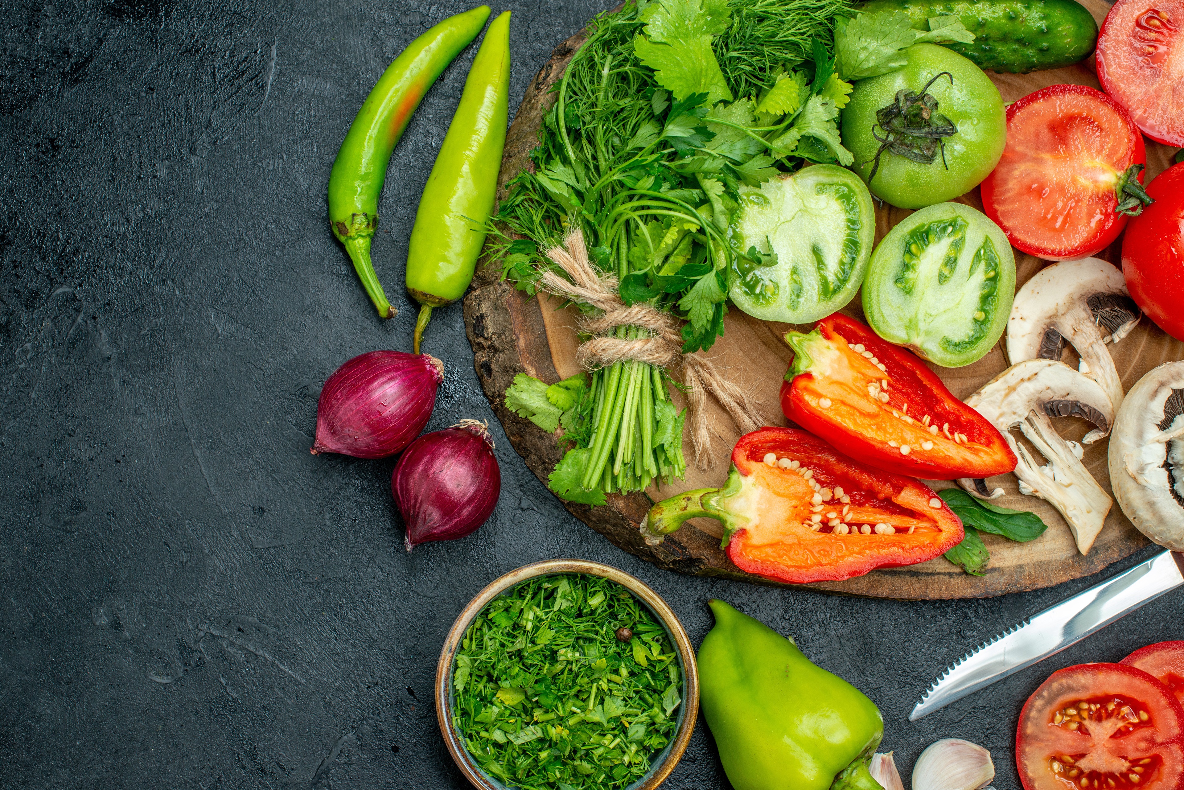 4K Vegetables and Mushrooms on a Cutting Board HD Wallpaper