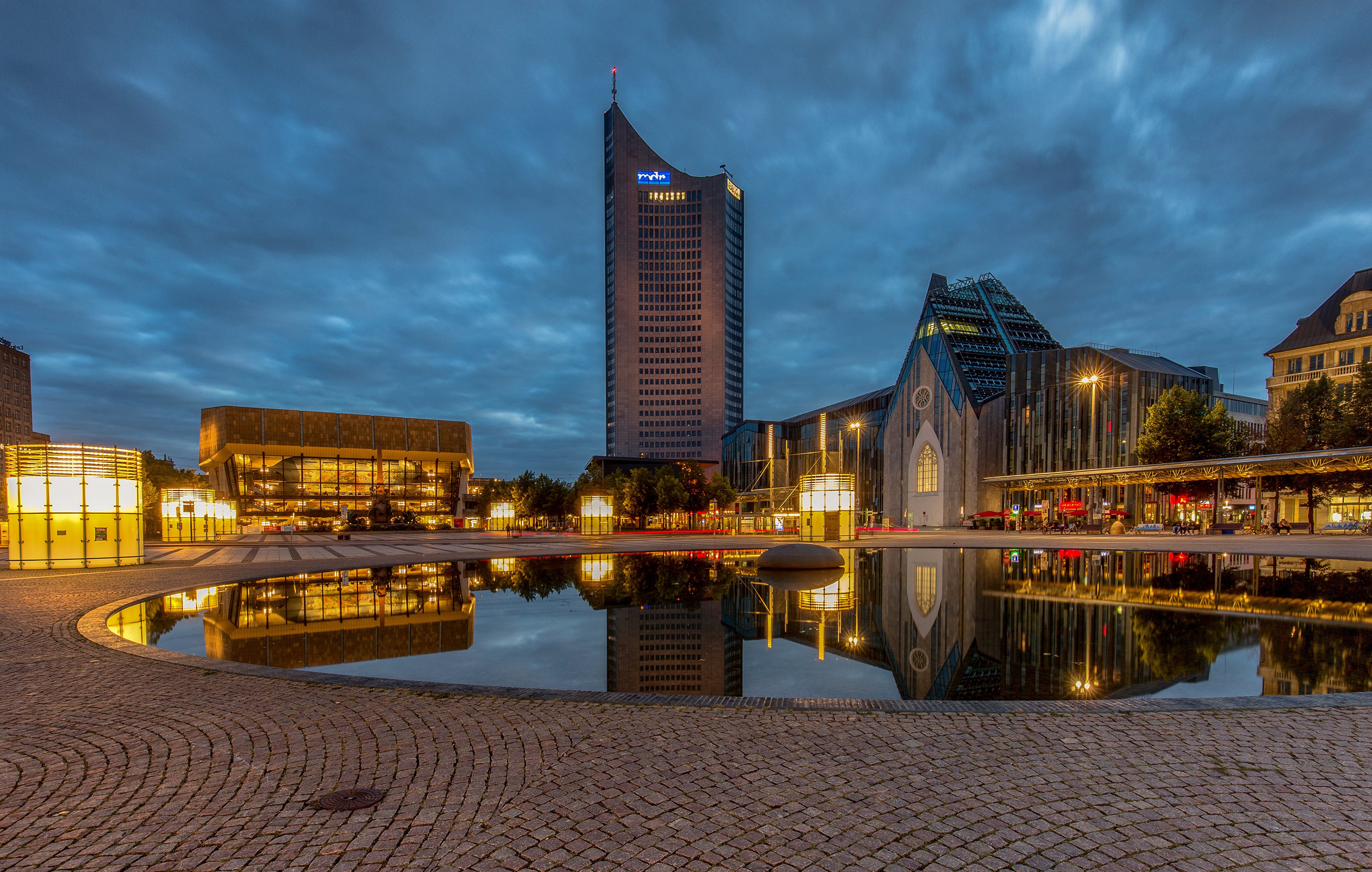 Leipzig Town Square at Evening with Reflections HD Wallpaper