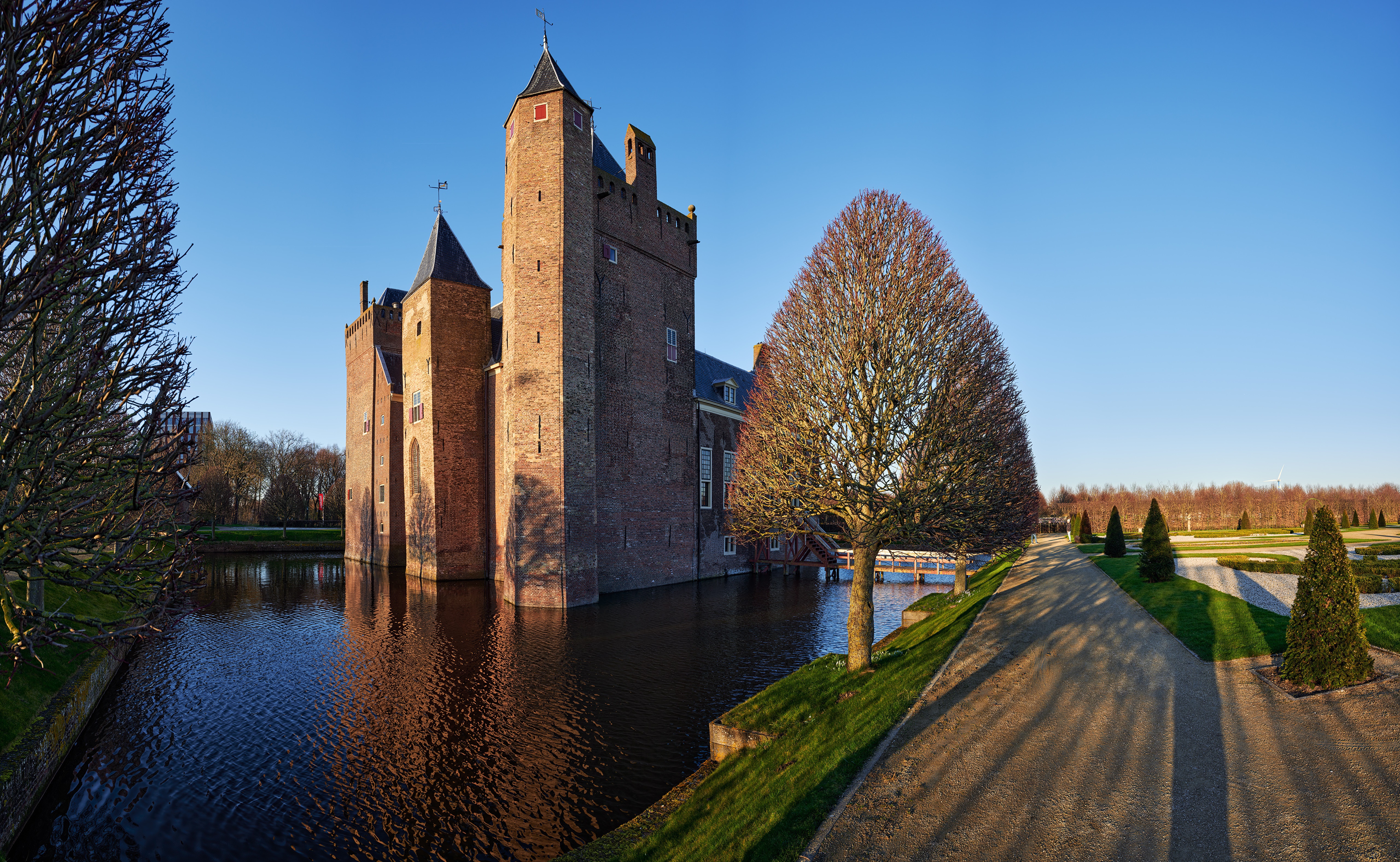 Assumburg Castle in Heemskerk, Netherlands HD Wallpaper