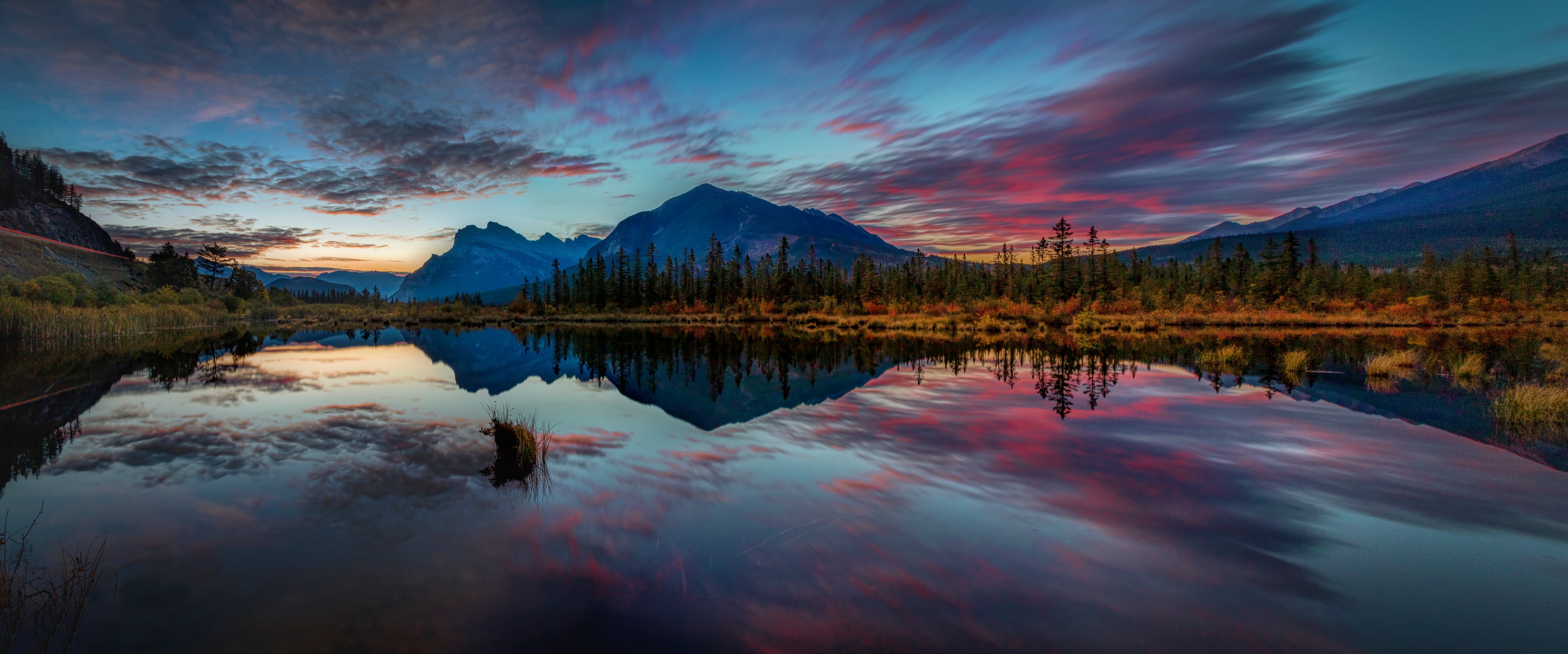 Vermillion Lakes, Banff National Park, Canada at Sunset HD Wallpaper