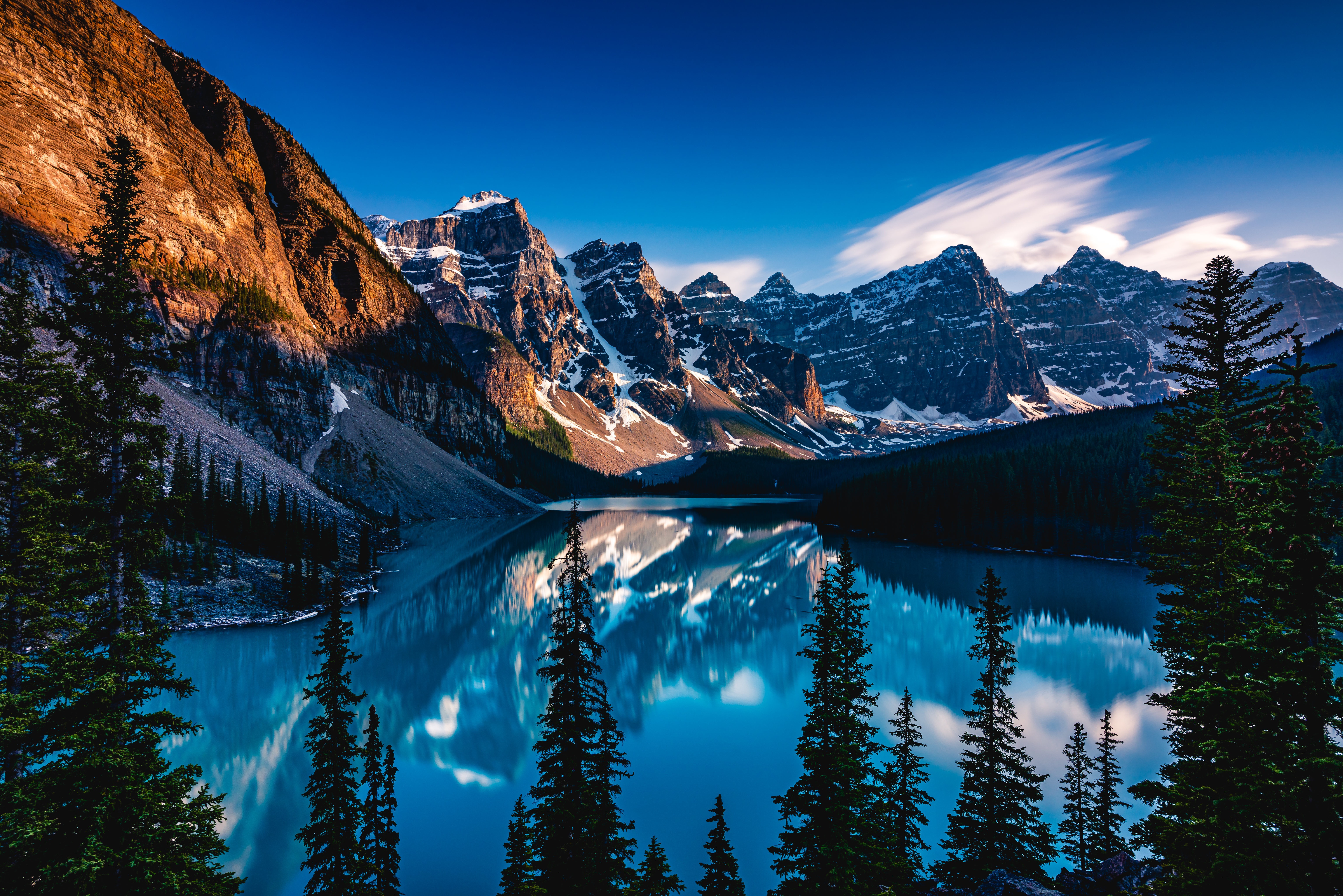 Moraine Lake and Mountains in Banff National Park, Canada HD Wallpaper