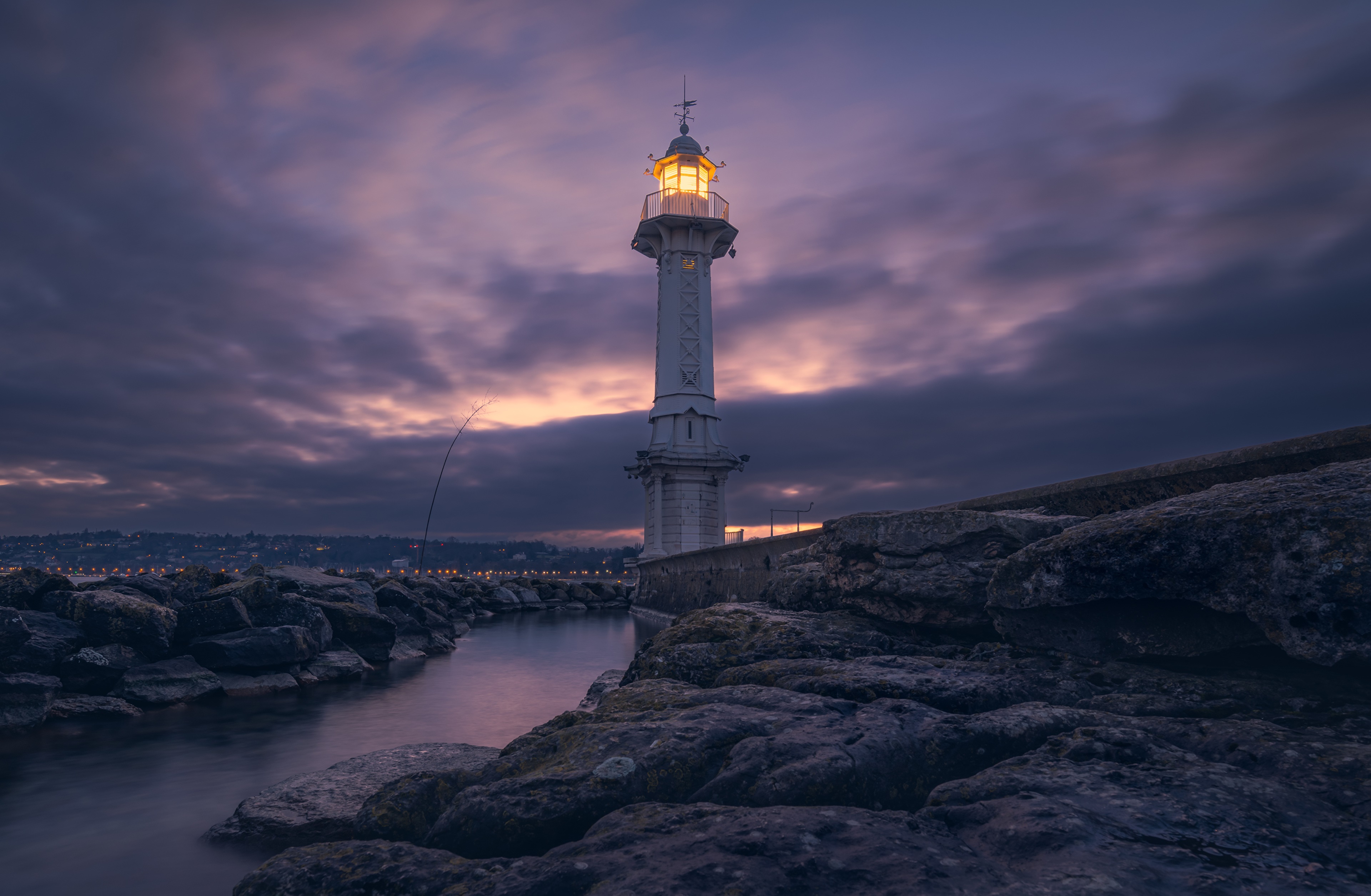 Phare des Paquis lighthouse at dusk HD Wallpaper