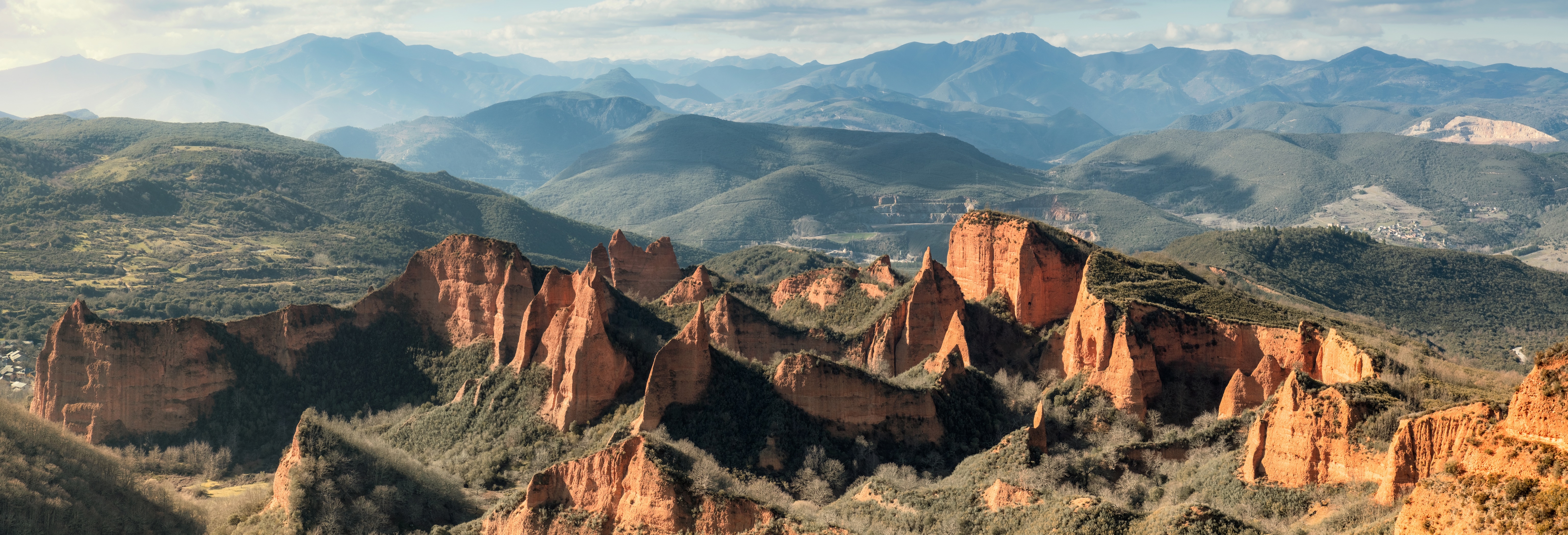 Las Medulas, Spain: Red Crags and Mountains Panorama HD Wallpaper
