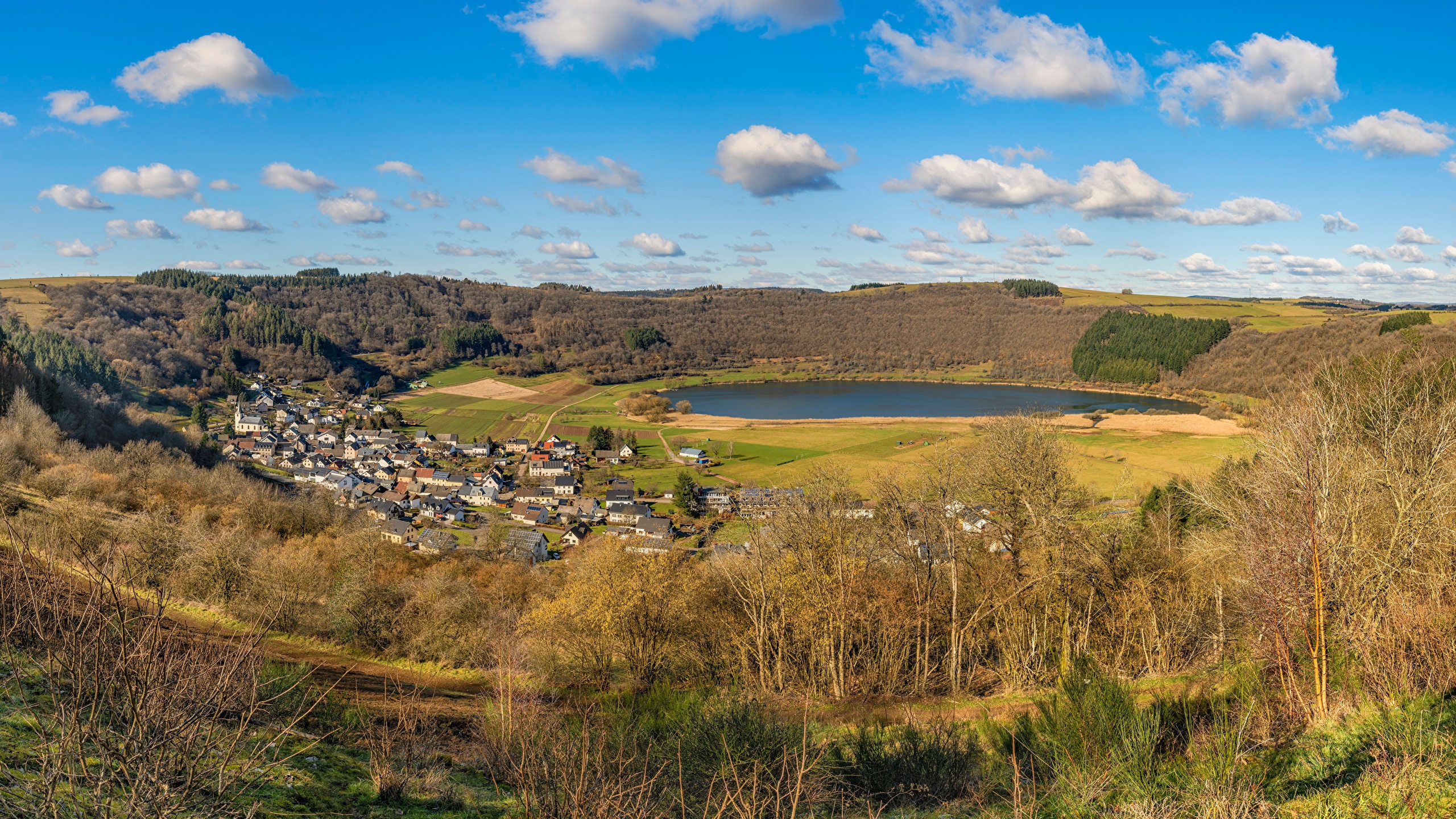 Meerfeld, Germany: Village and Lake Landscape HD Wallpaper