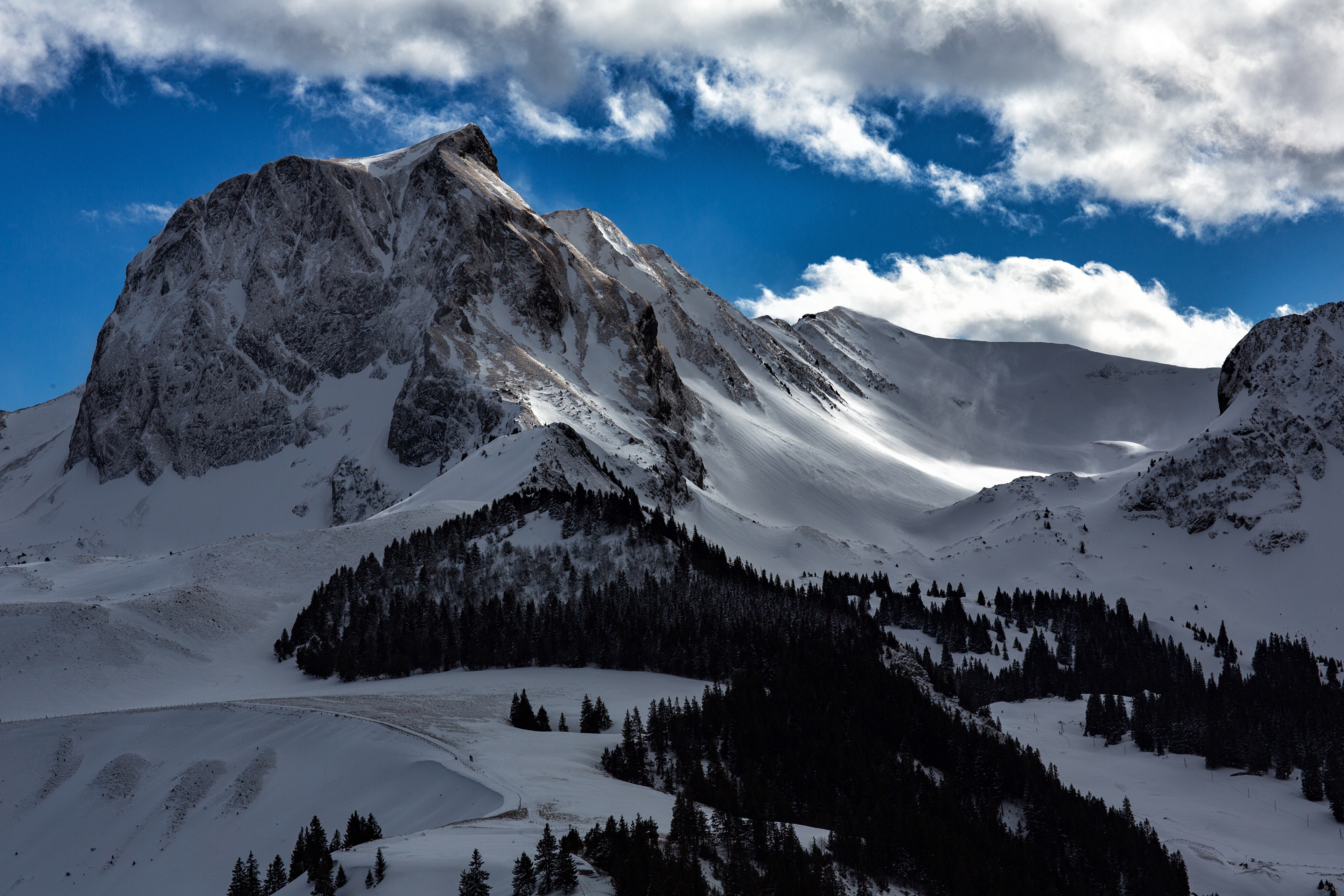 Snowy Mountains and Clouds in the Alps HD Wallpaper