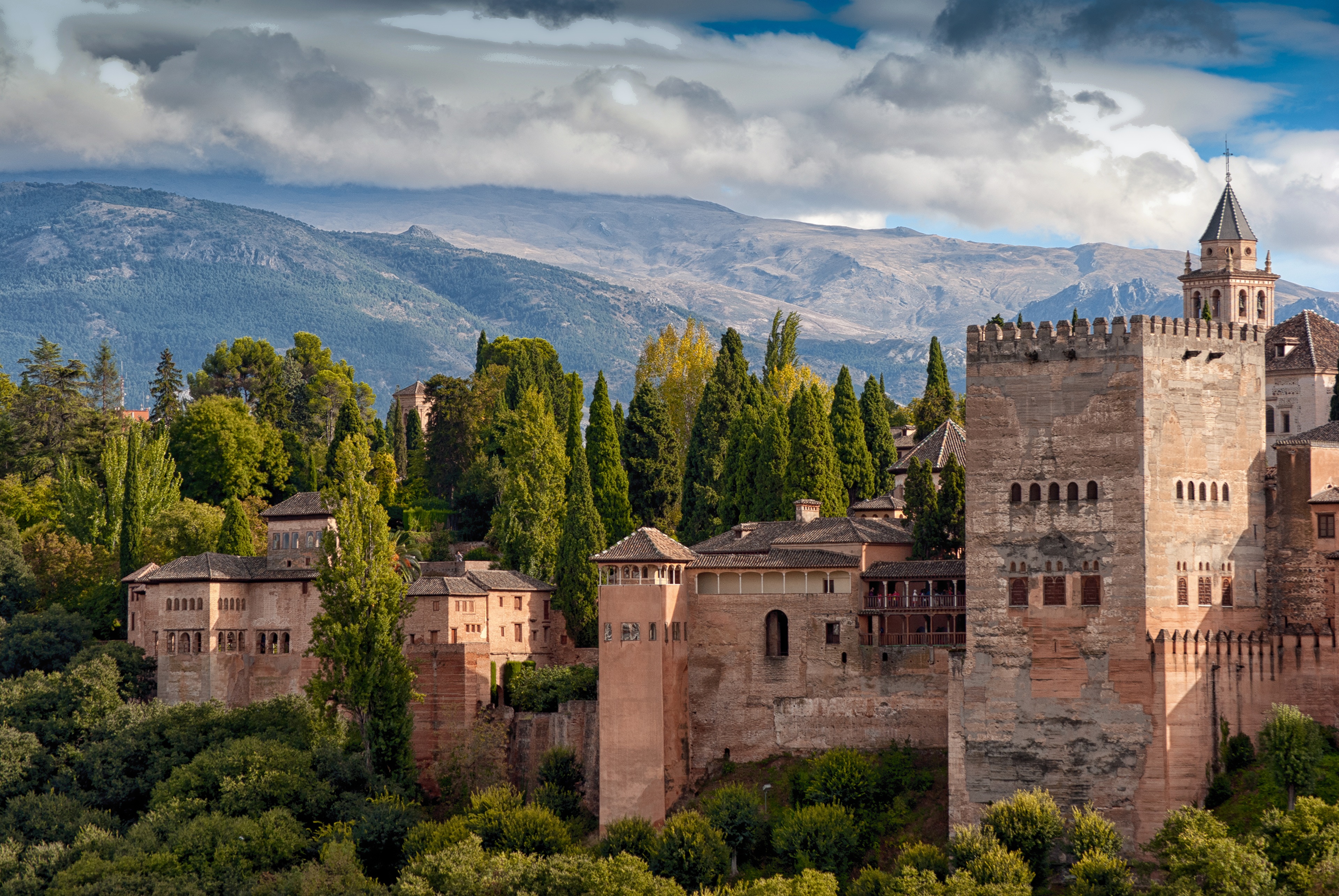 Alhambra fortress and mountains in Granada, Spain HD Wallpaper