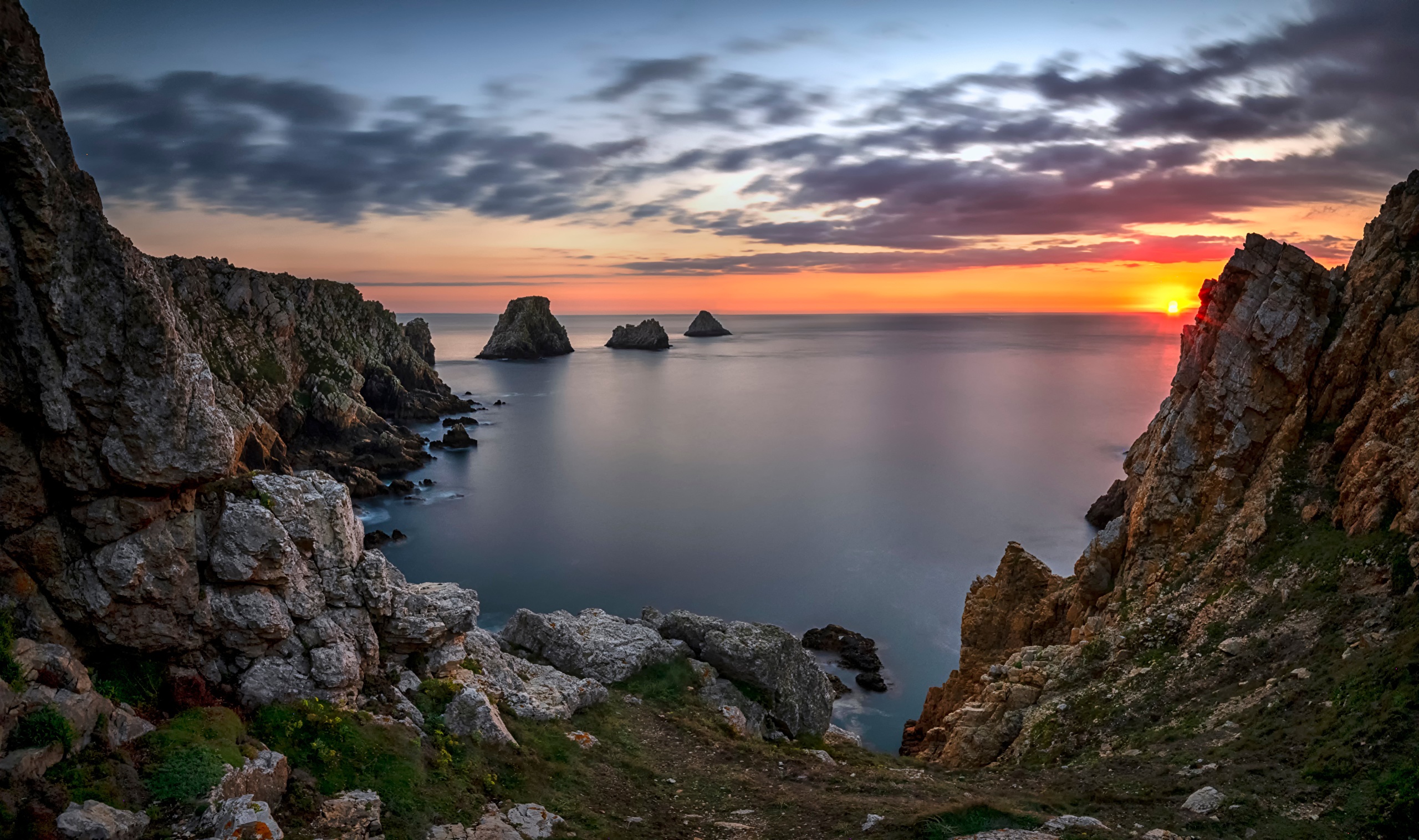 Sunset over the rocky coast of Pen-Hir, France HD Wallpaper