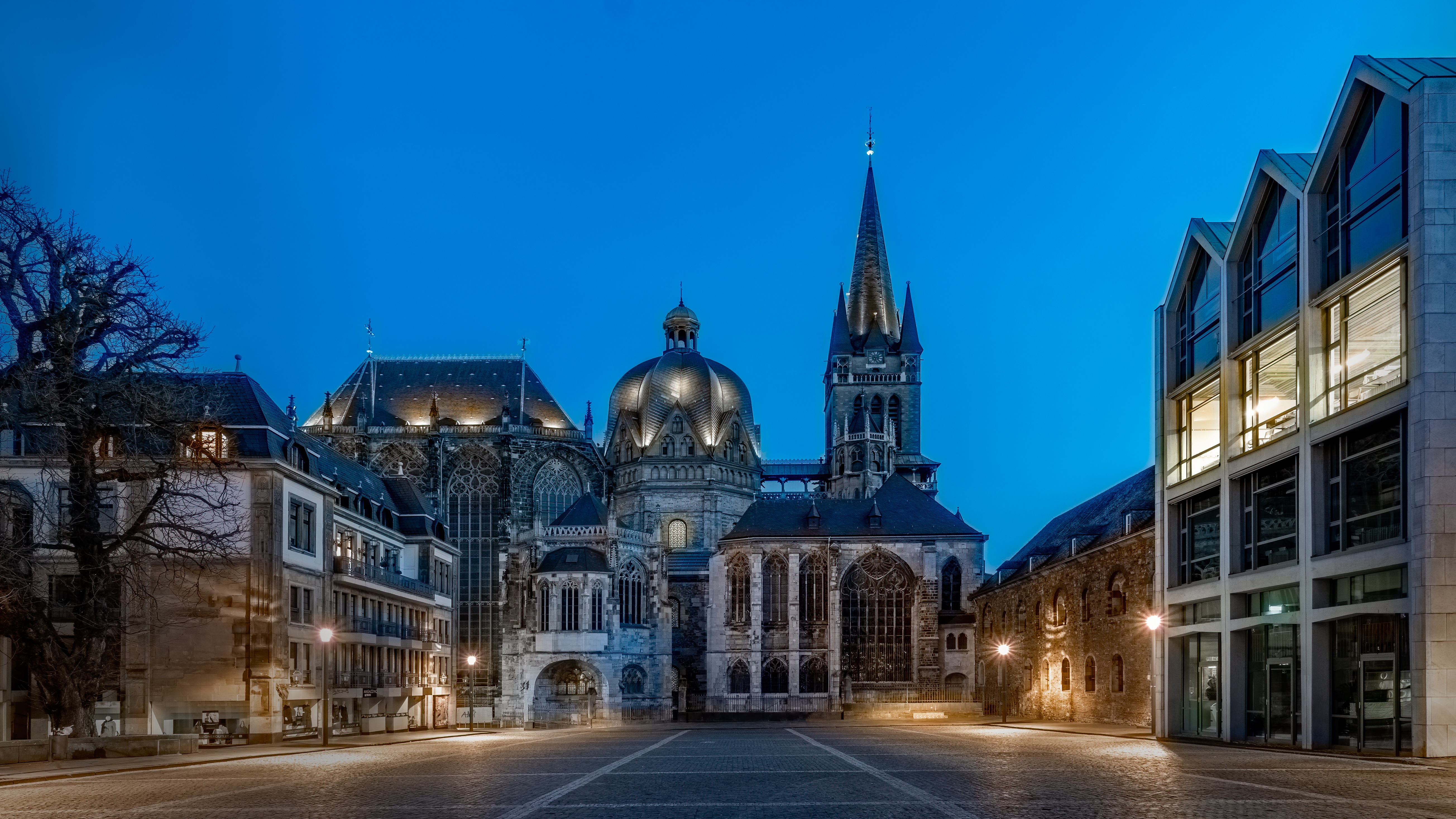 Aachen Cathedral and town square at dusk HD Wallpaper