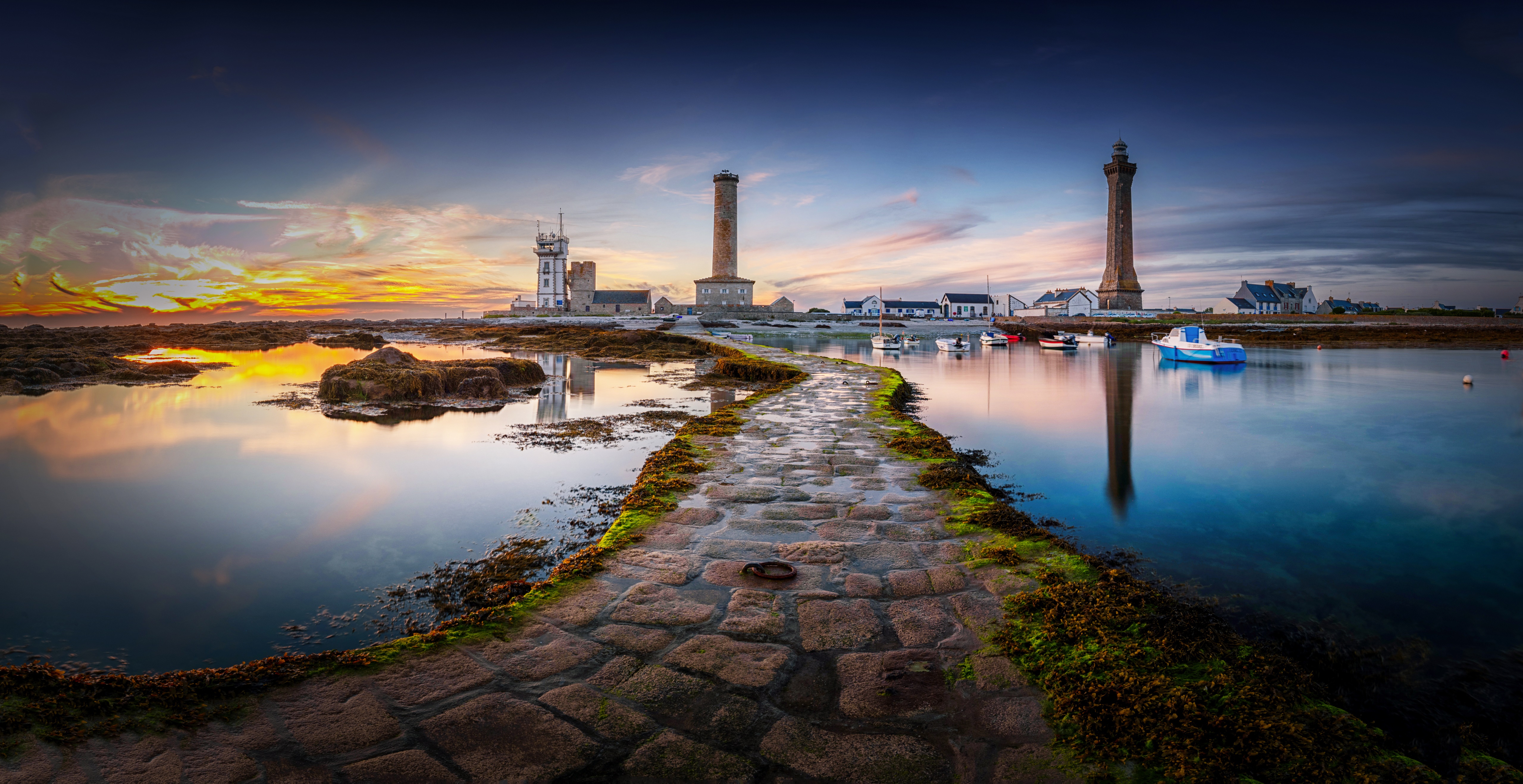 Lighthouses and stone path at Kersuluan, France HD Wallpaper