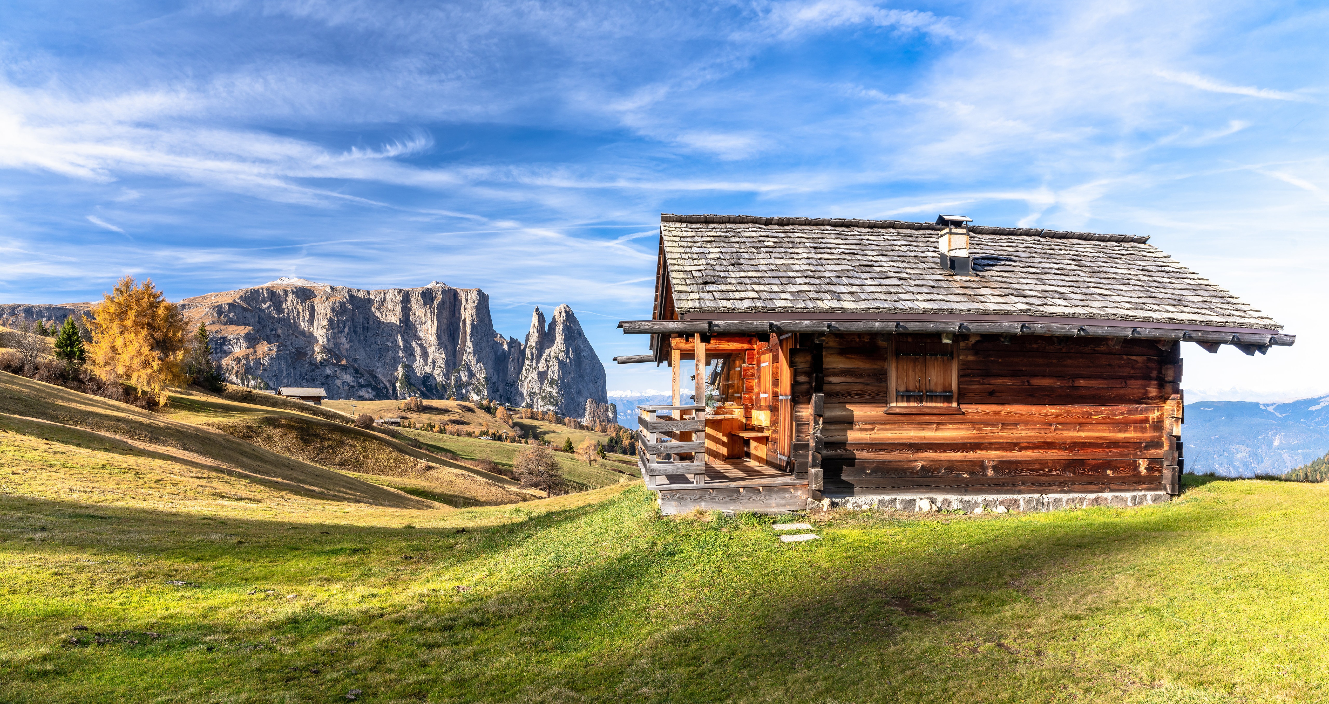 Wooden cabin in the Dolomites, South Tyrol, Italy HD Wallpaper