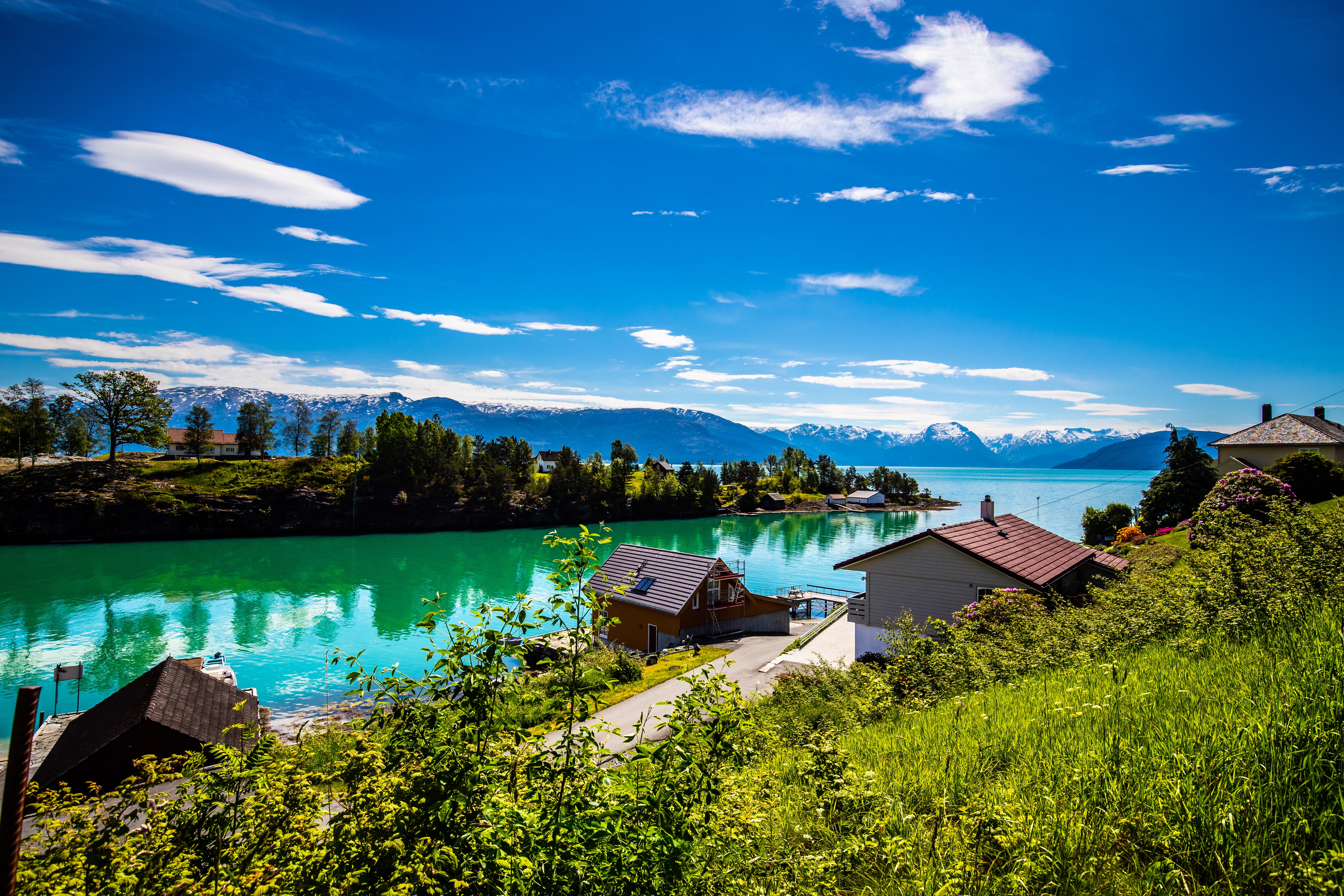 Osen, Norway Fjord Scenery with Mountains and Houses HD Wallpaper