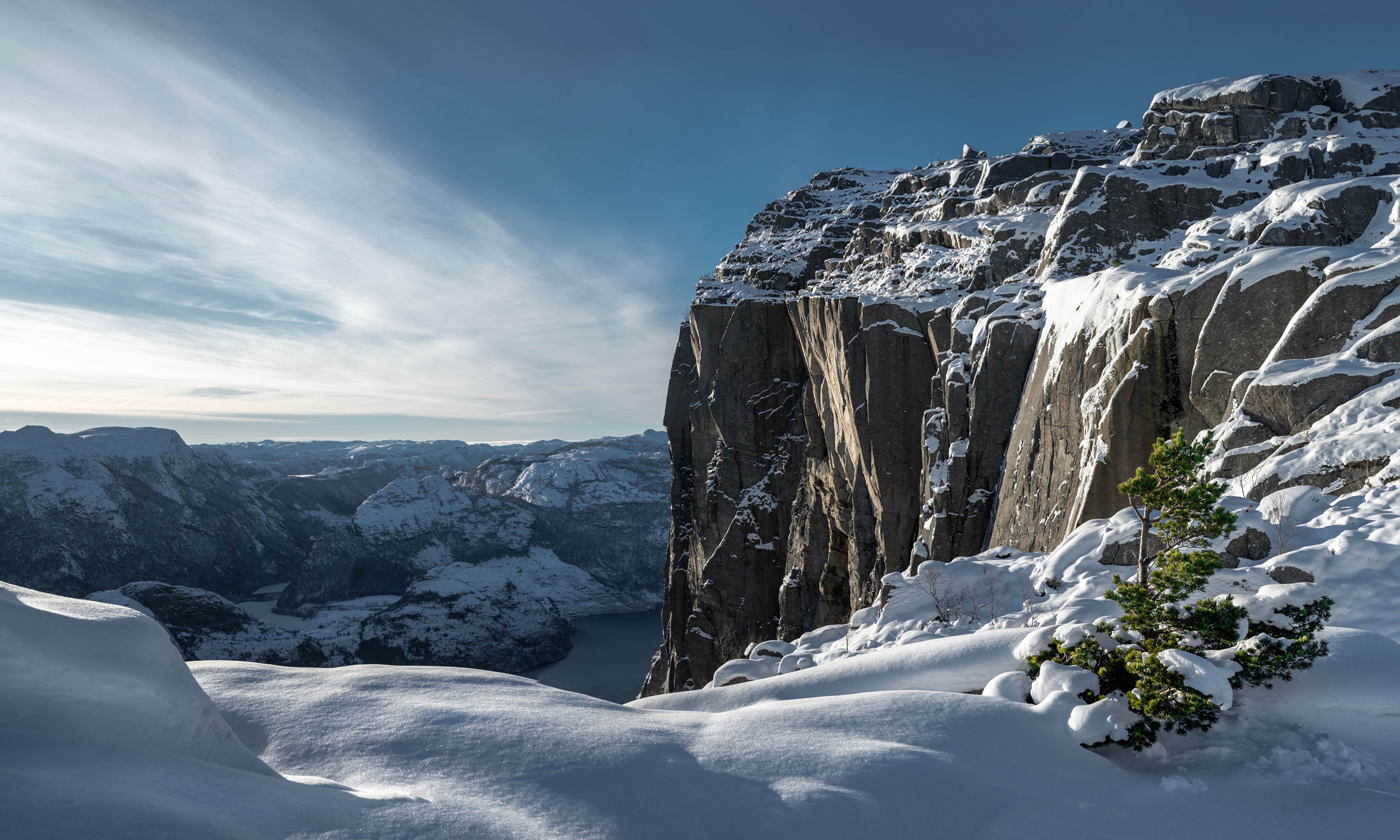 Pulpit Rock, Norway in Winter Snow HD Wallpaper