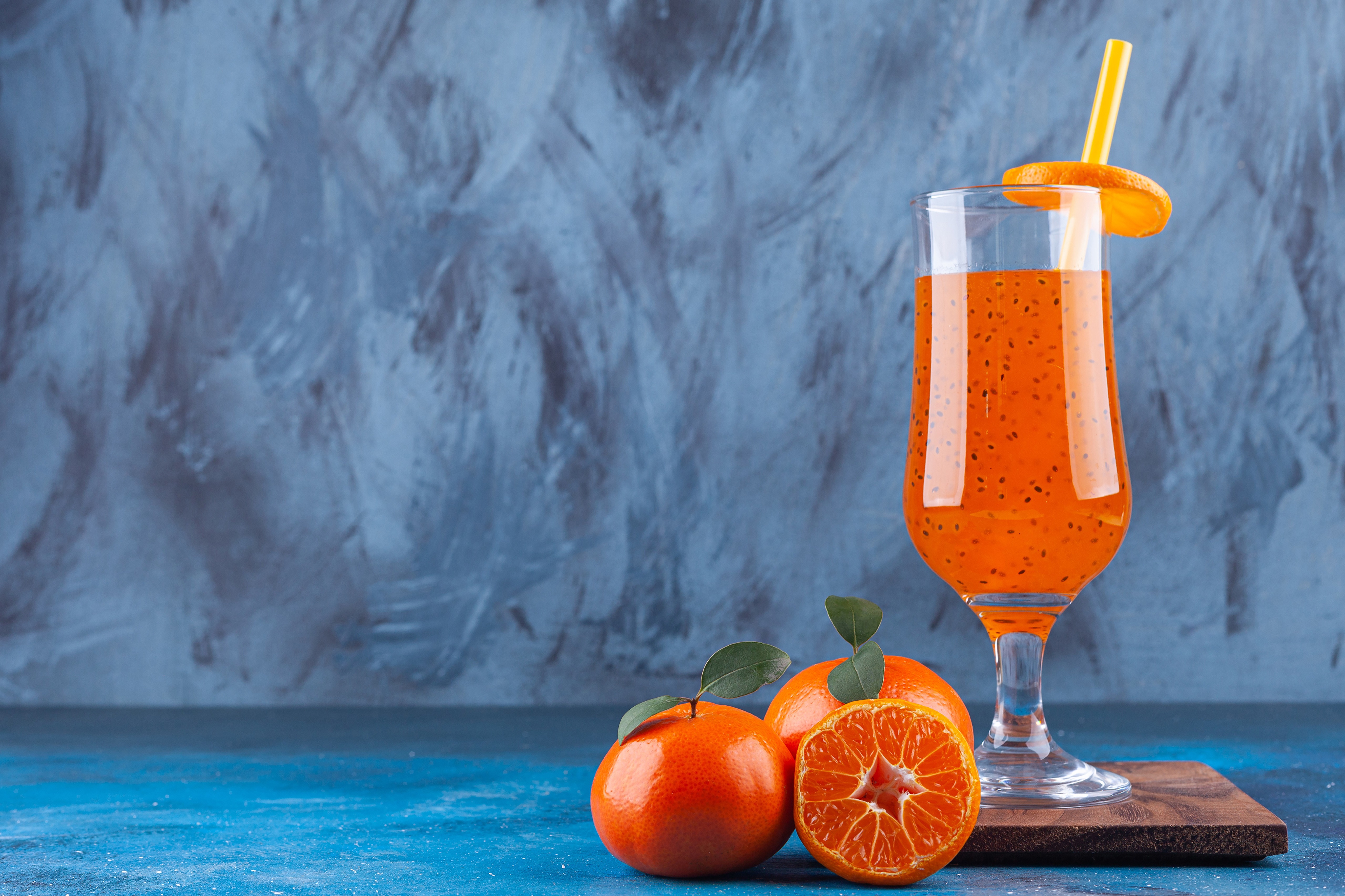 Mandarine Juice in a Glass with Mandarines HD Wallpaper