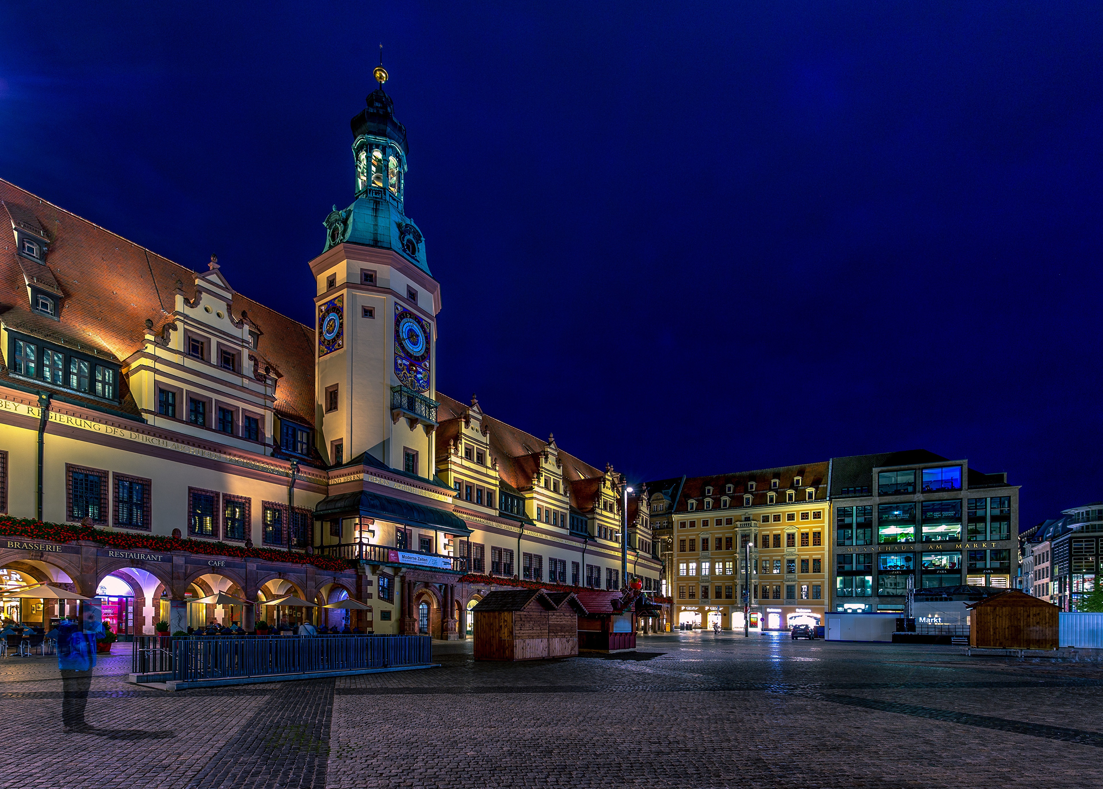 4K Leipzig Germany Town Square at Night HD Wallpaper