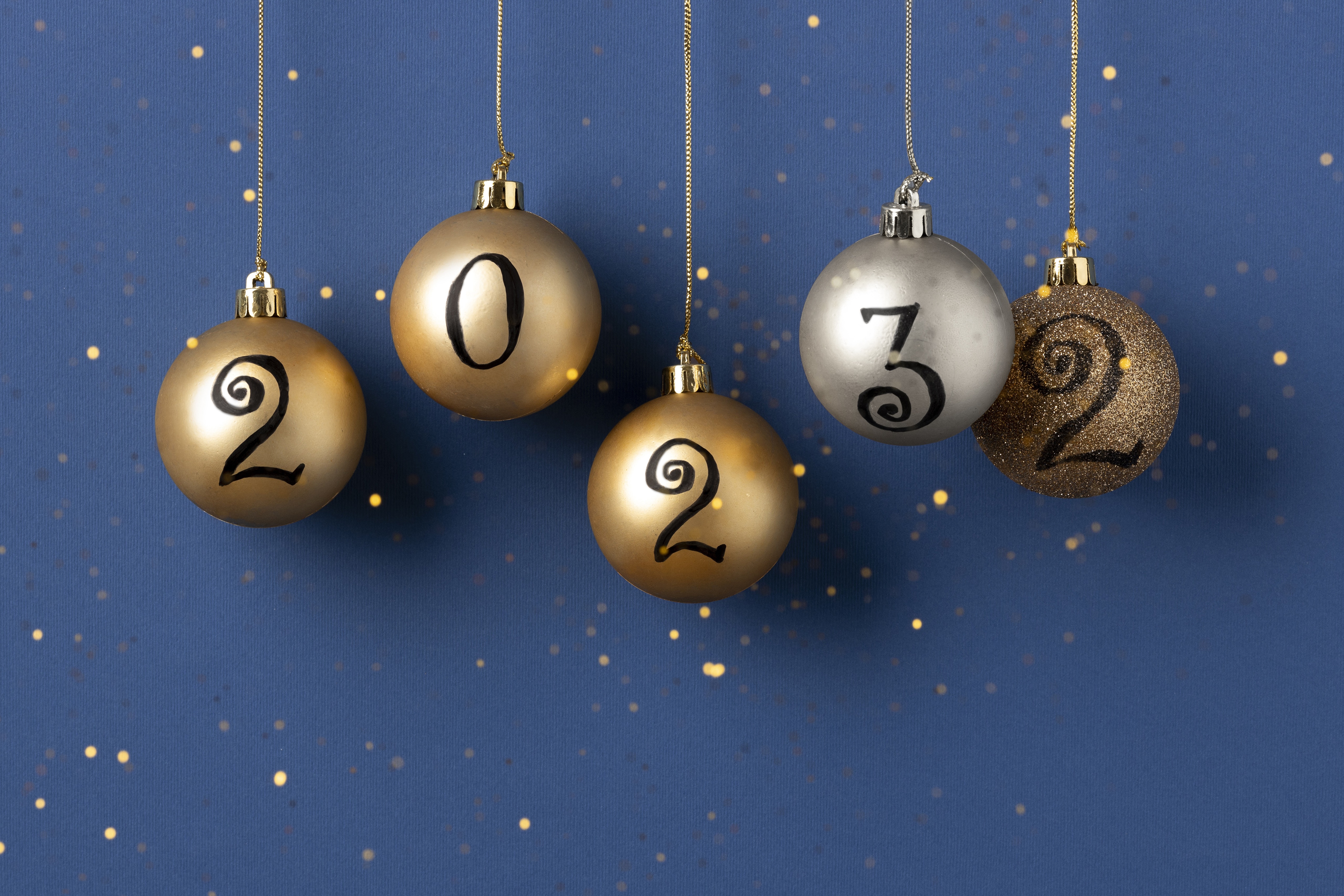 Christmas balls with numbers 2022 and 2023 HD Wallpaper