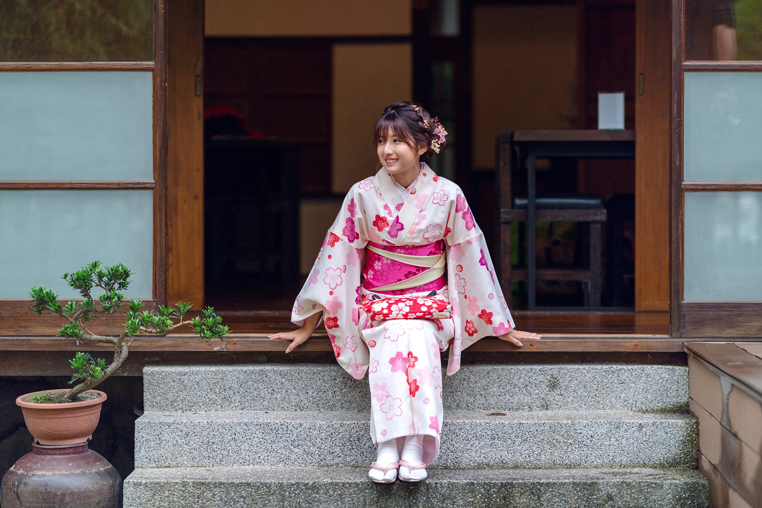 Young Asian woman in kimono sitting on stairs HD Wallpaper