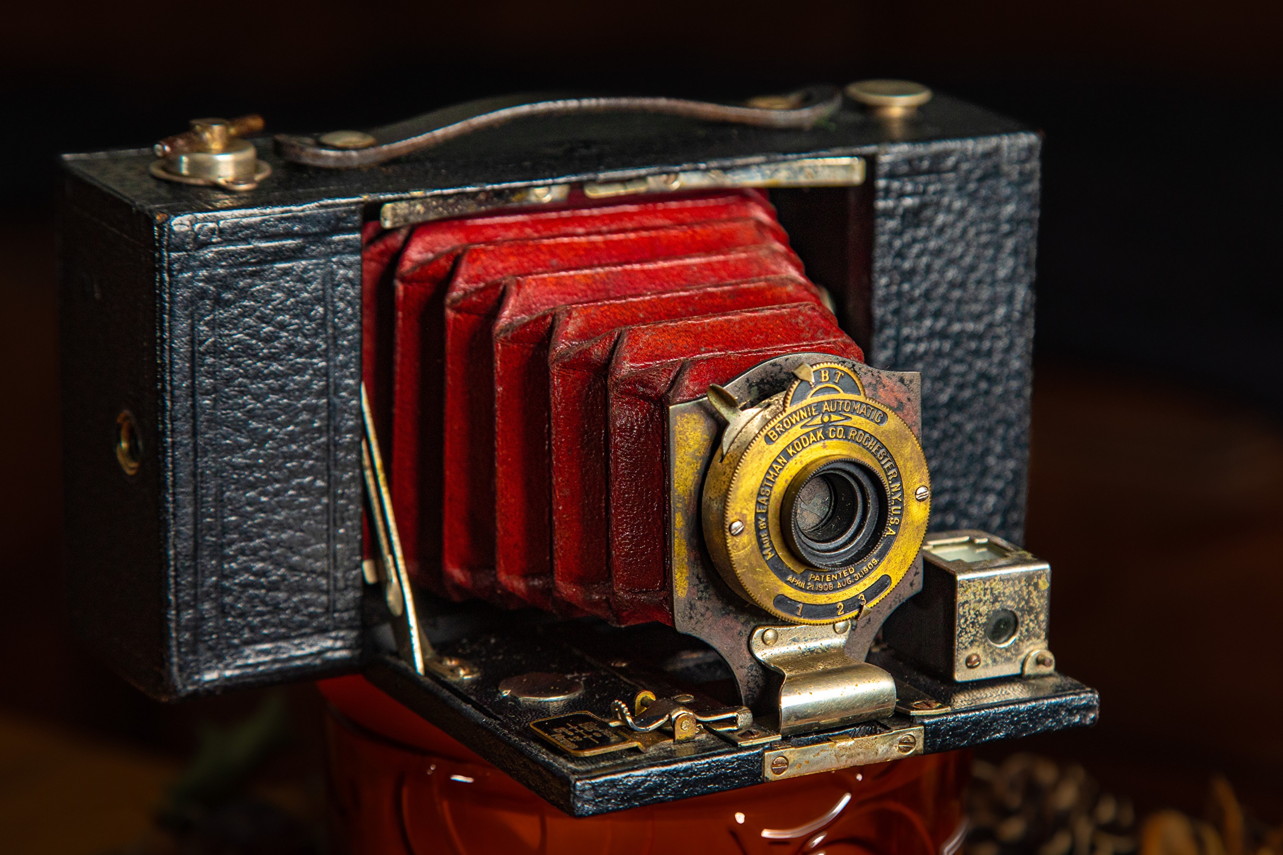 Brownie Automatic Eastman Kodak Co. camera HD Wallpaper