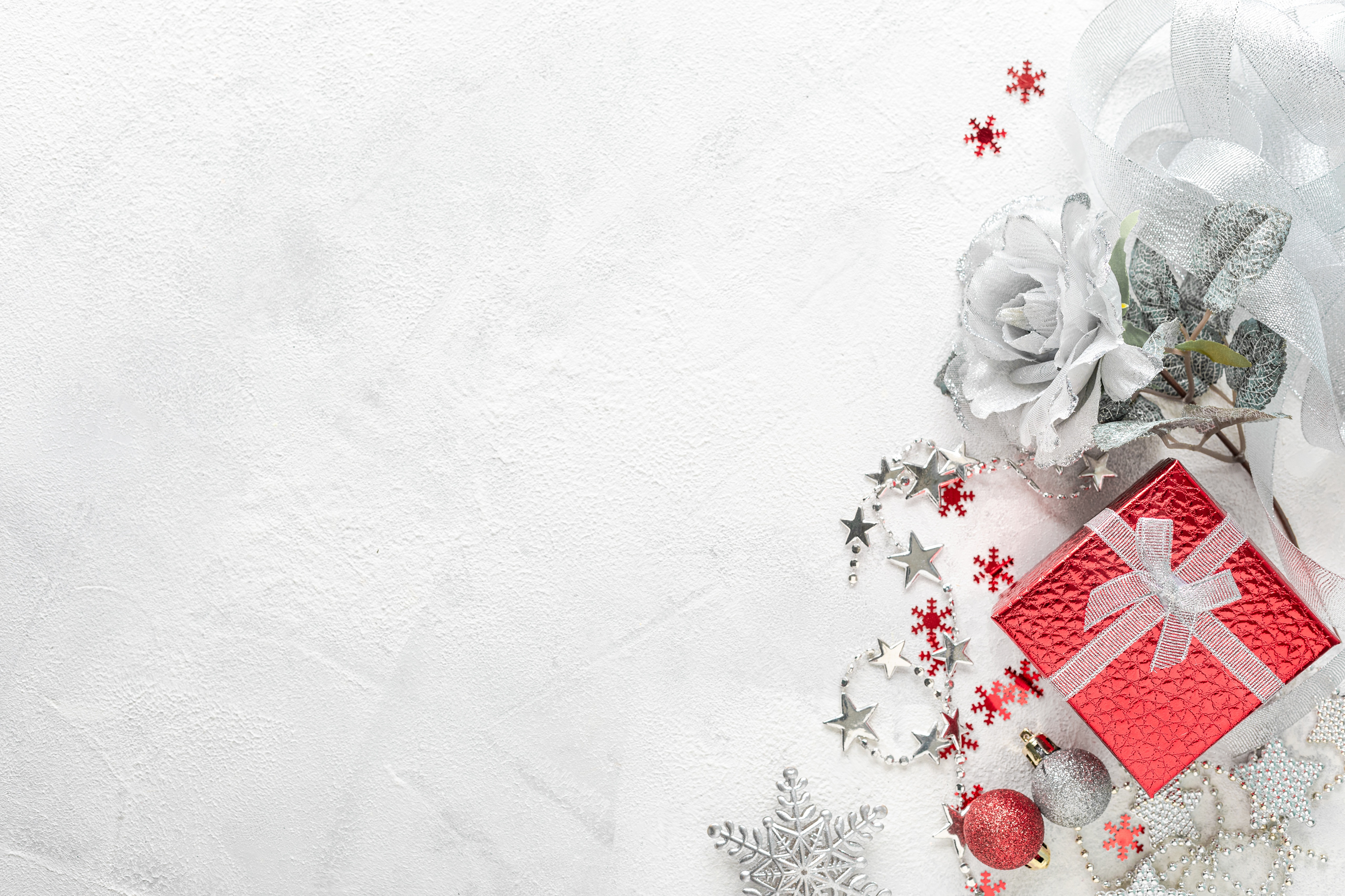 Christmas gift box with ornaments and snowflakes HD Wallpaper