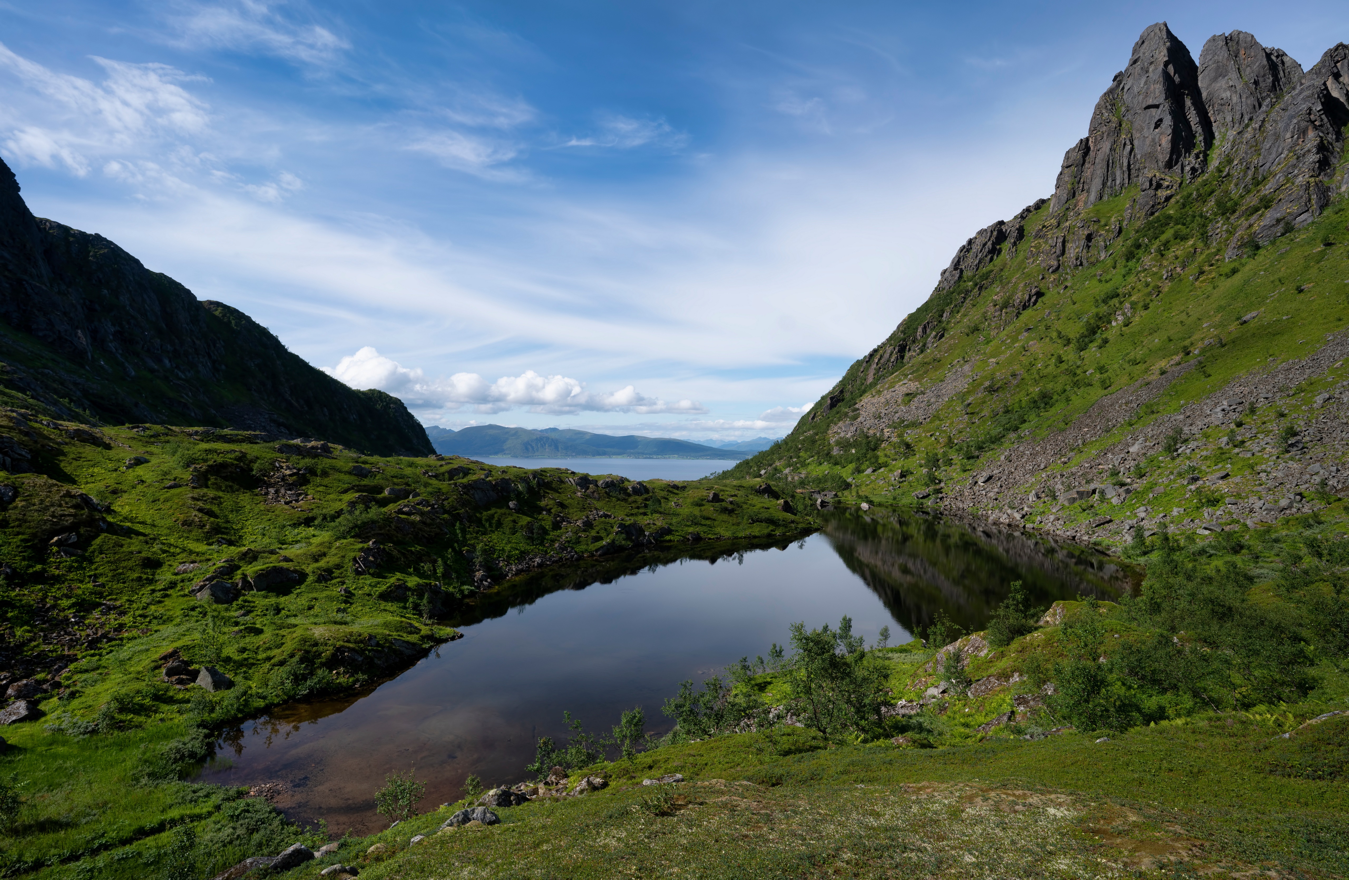 Lake between mountains in Lofoten, Norway HD Wallpaper