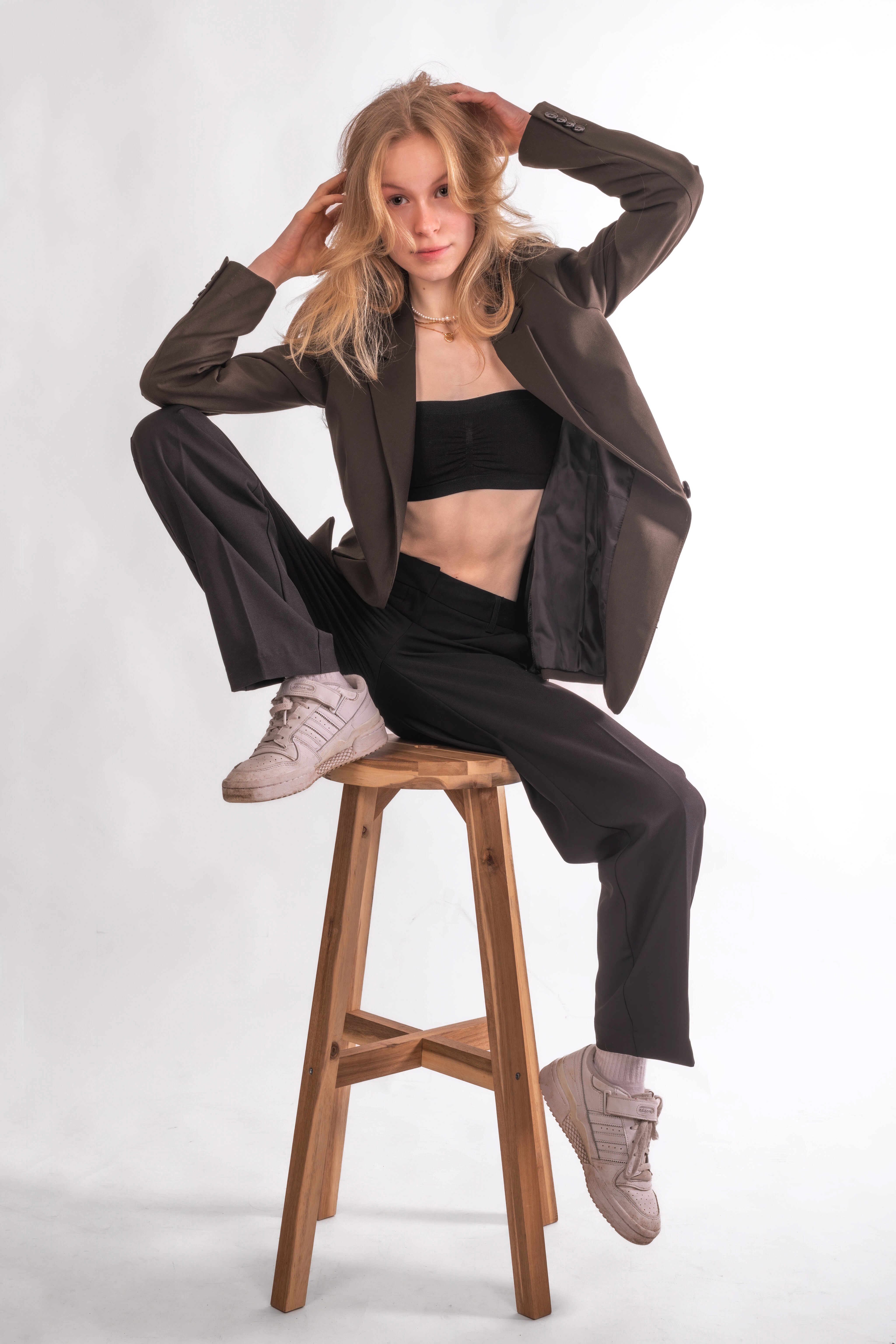 Amber Model Chairs Sitting Pose Blonde girl Suit HD Phone Wallpaper