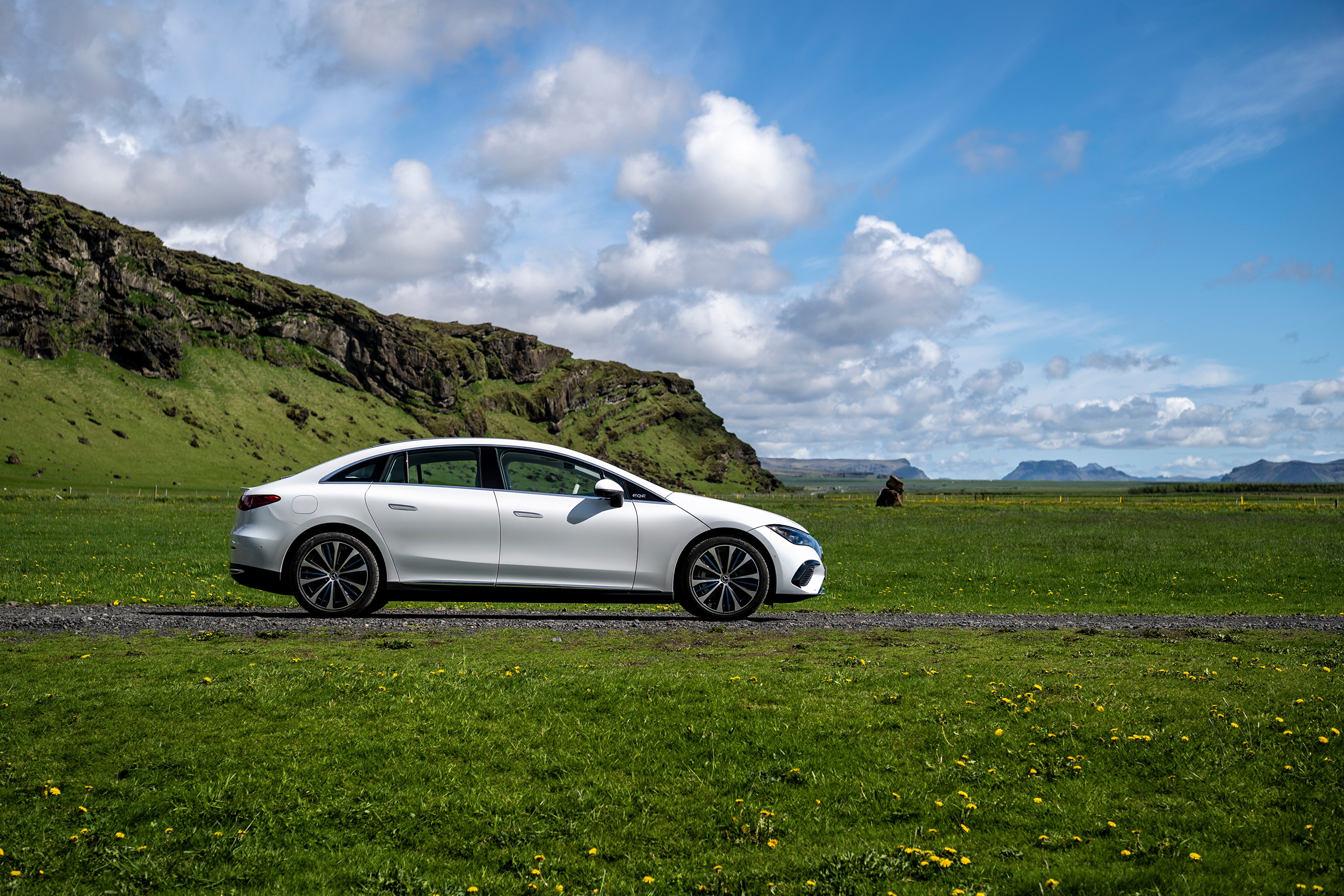 White 2022 Mercedes-Benz EQE 350 Electric Art Line HD Wallpaper