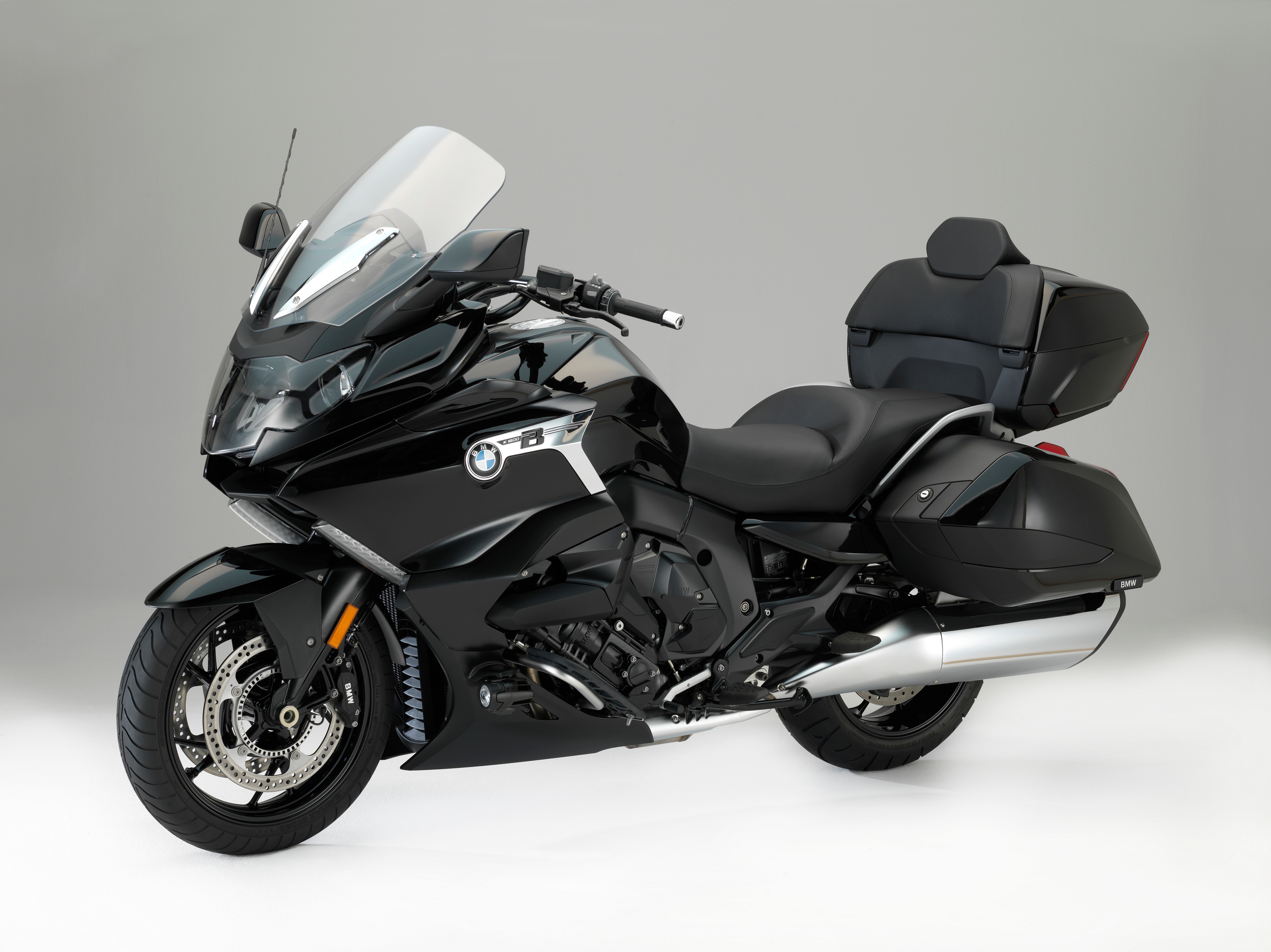 Black BMW K 1600 B Grand America motorcycle HD Wallpaper