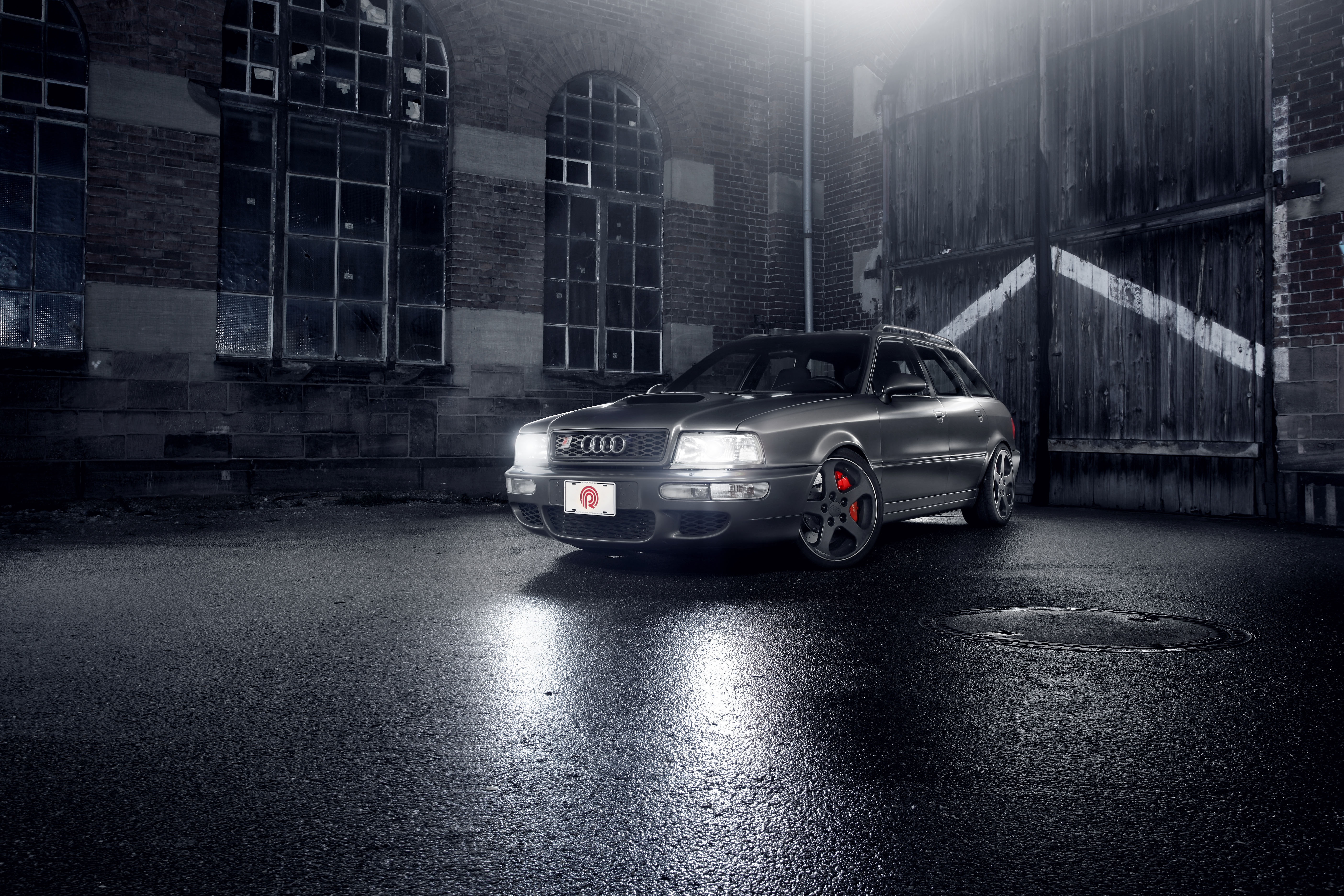 Audi RS2 Avant parked at night HD Wallpaper