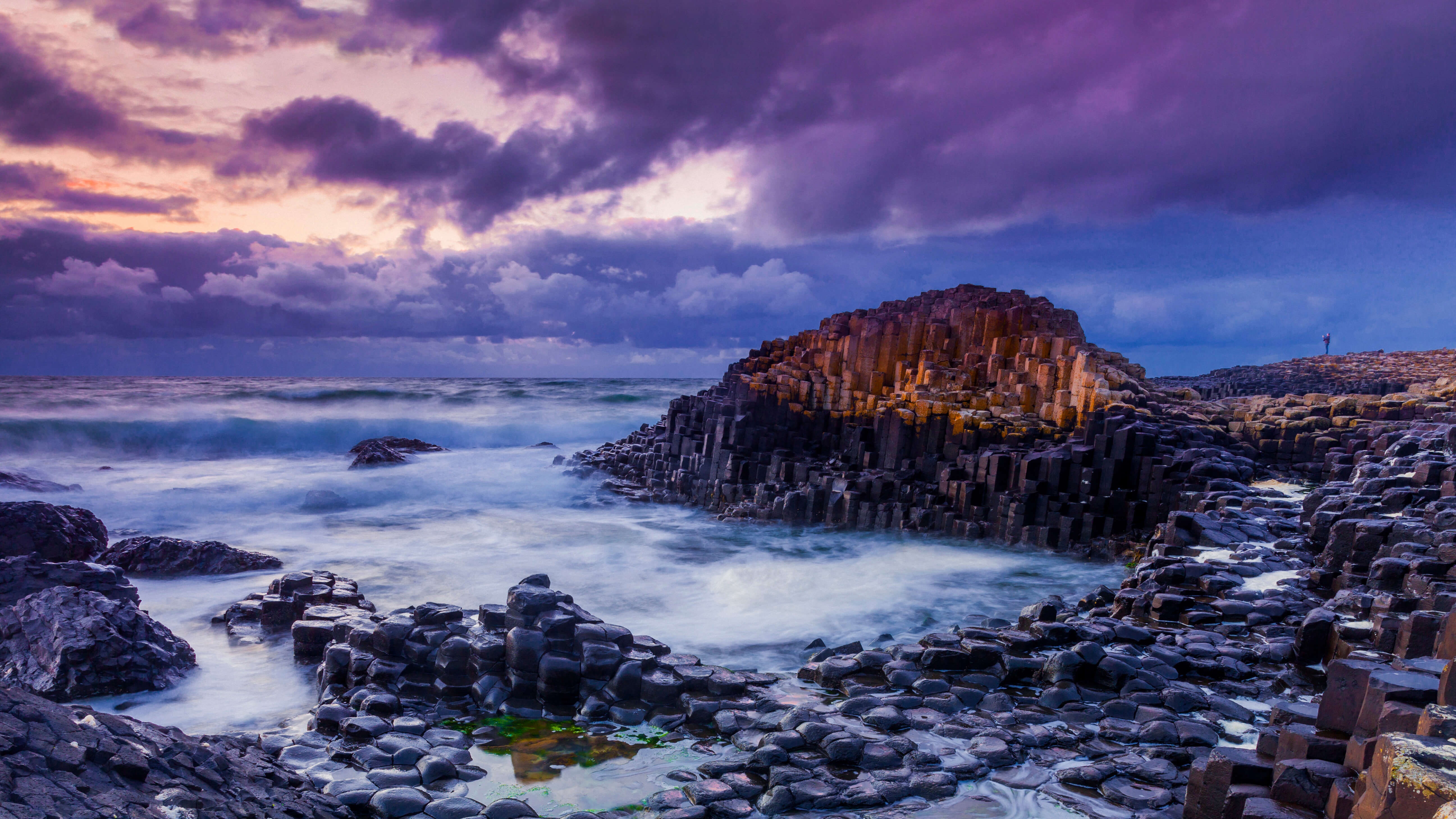 Giant's Causeway at sunset, Northern Ireland HD Wallpaper