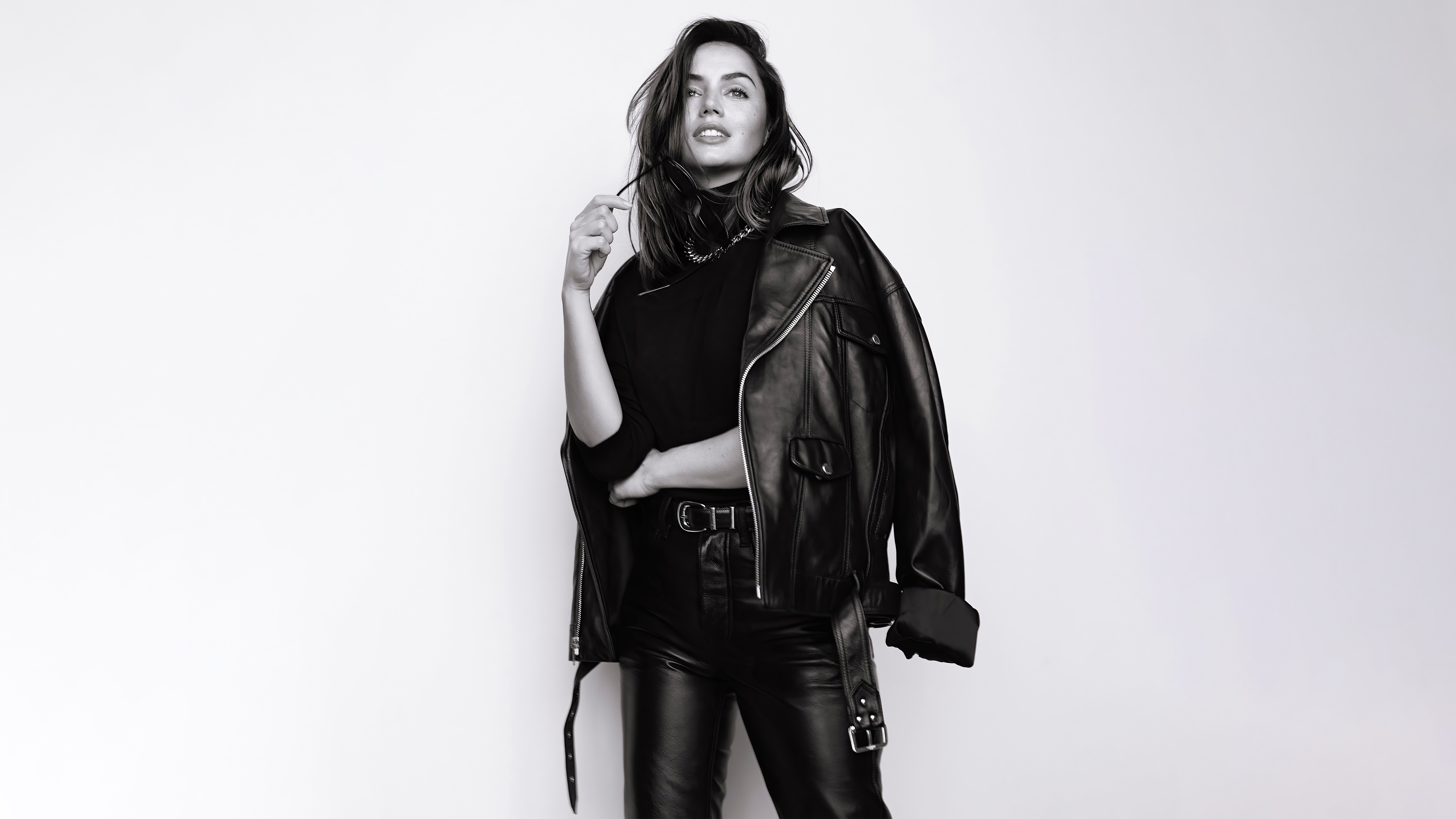 Ana de Armas in monochrome photoshoot HD Wallpaper