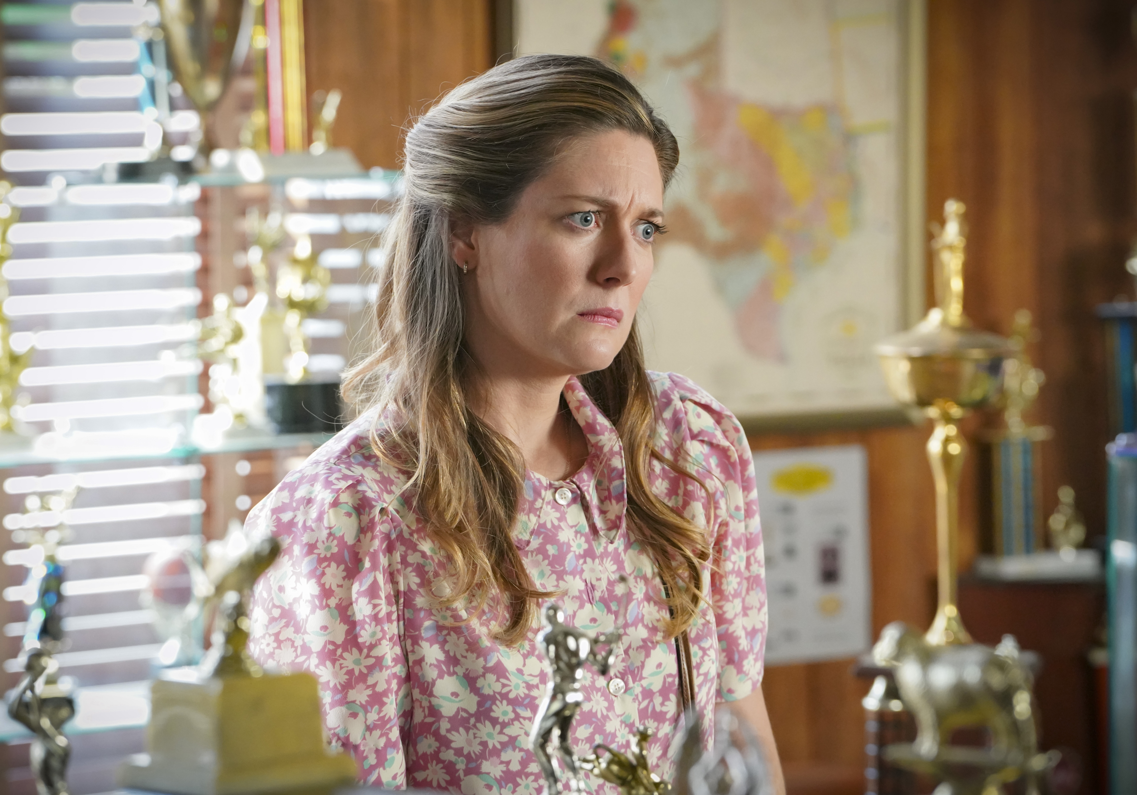 Mary Cooper looking concerned in Young Sheldon HD Wallpaper